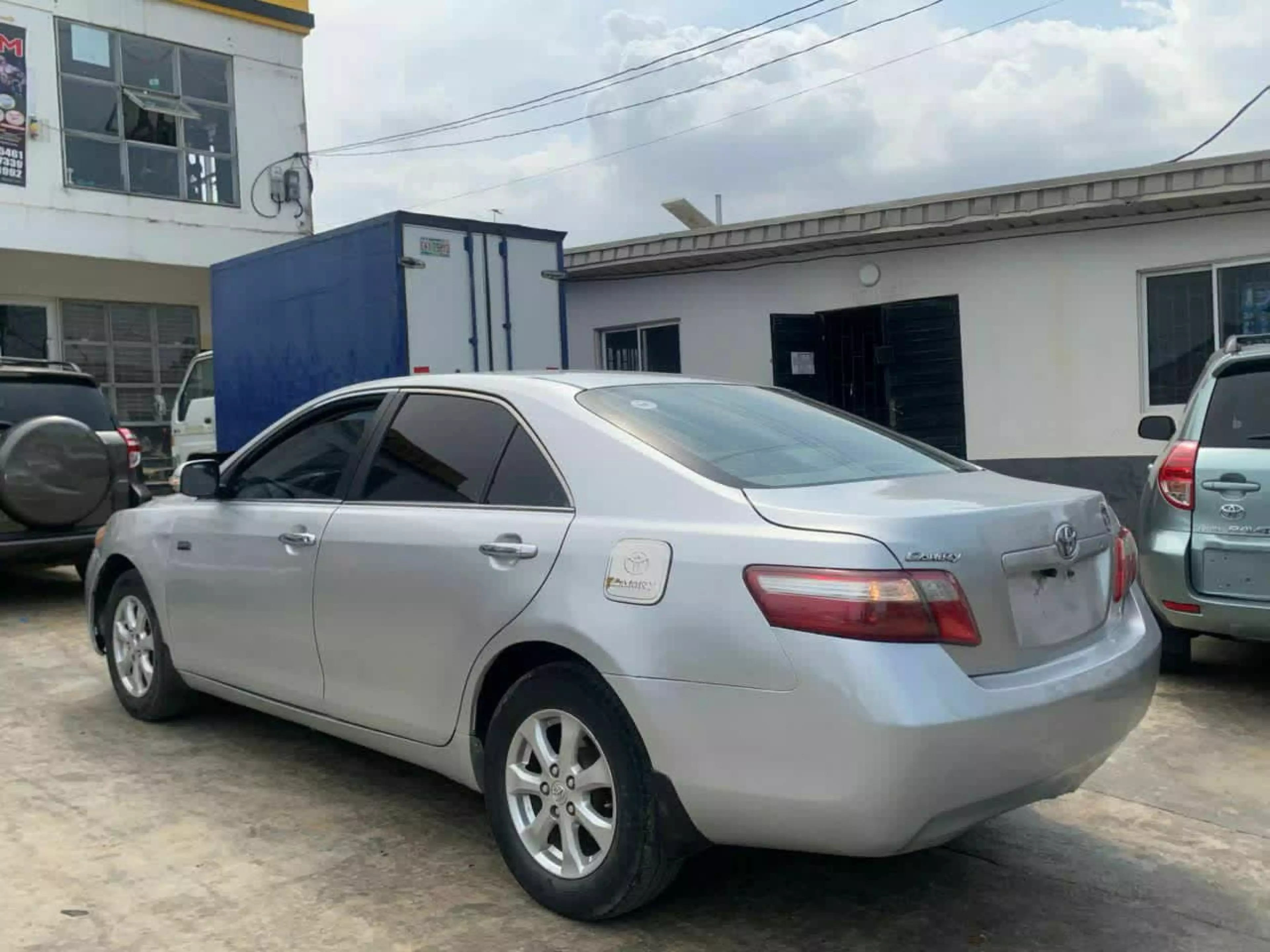 Toyota Camry - 2009
