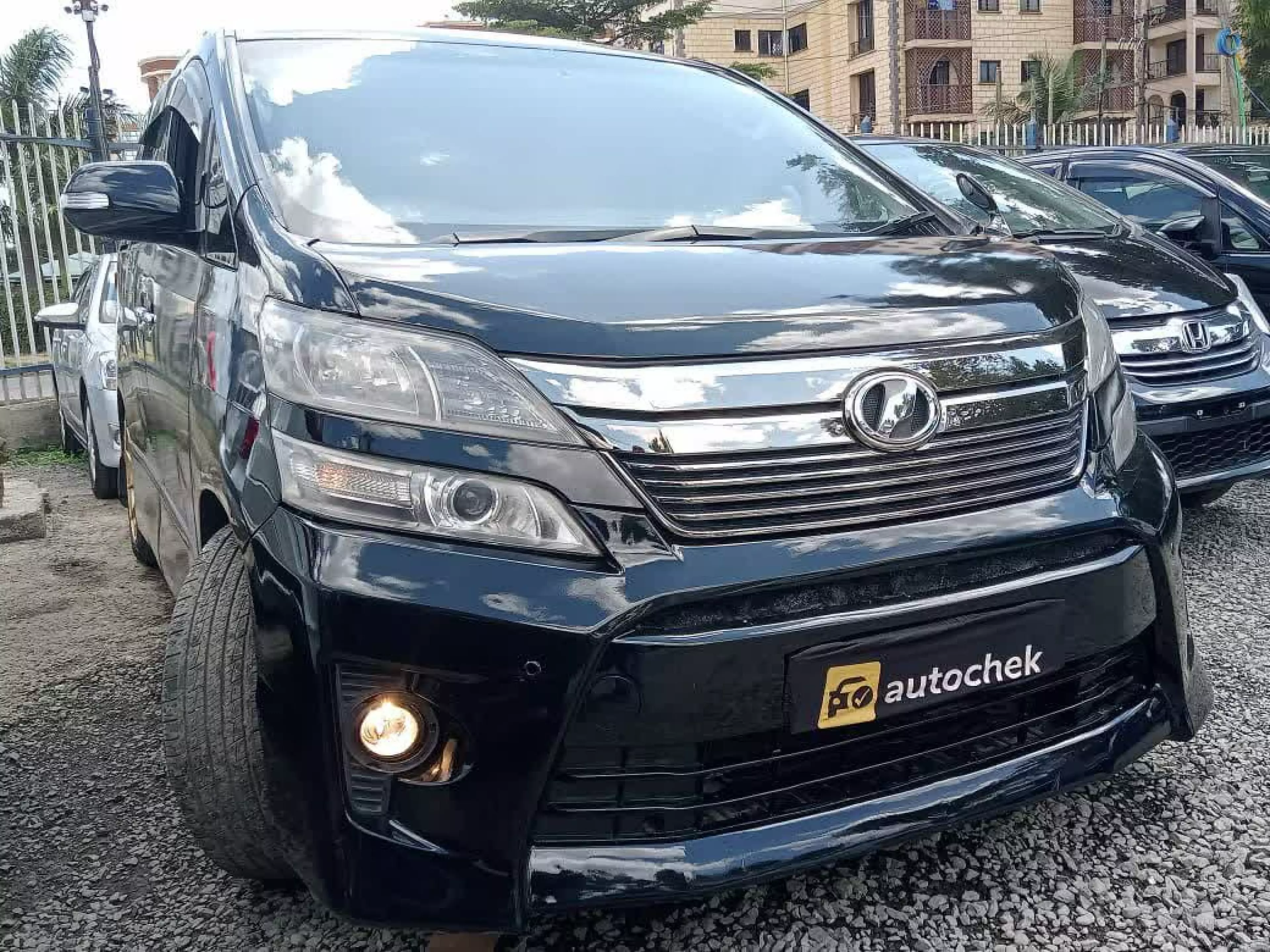 Toyota Vellfire  - 2014