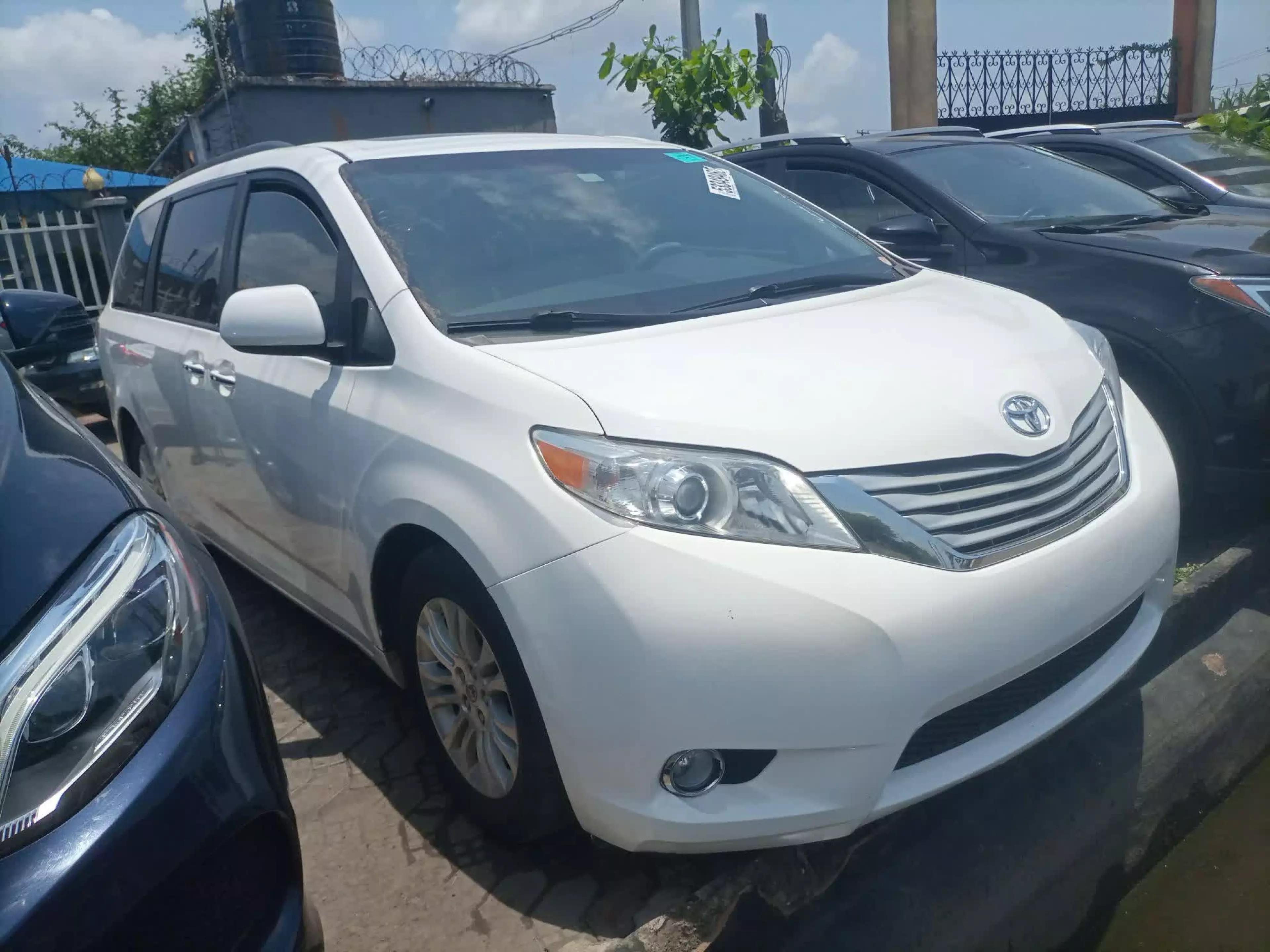 Toyota Sienna - 2013