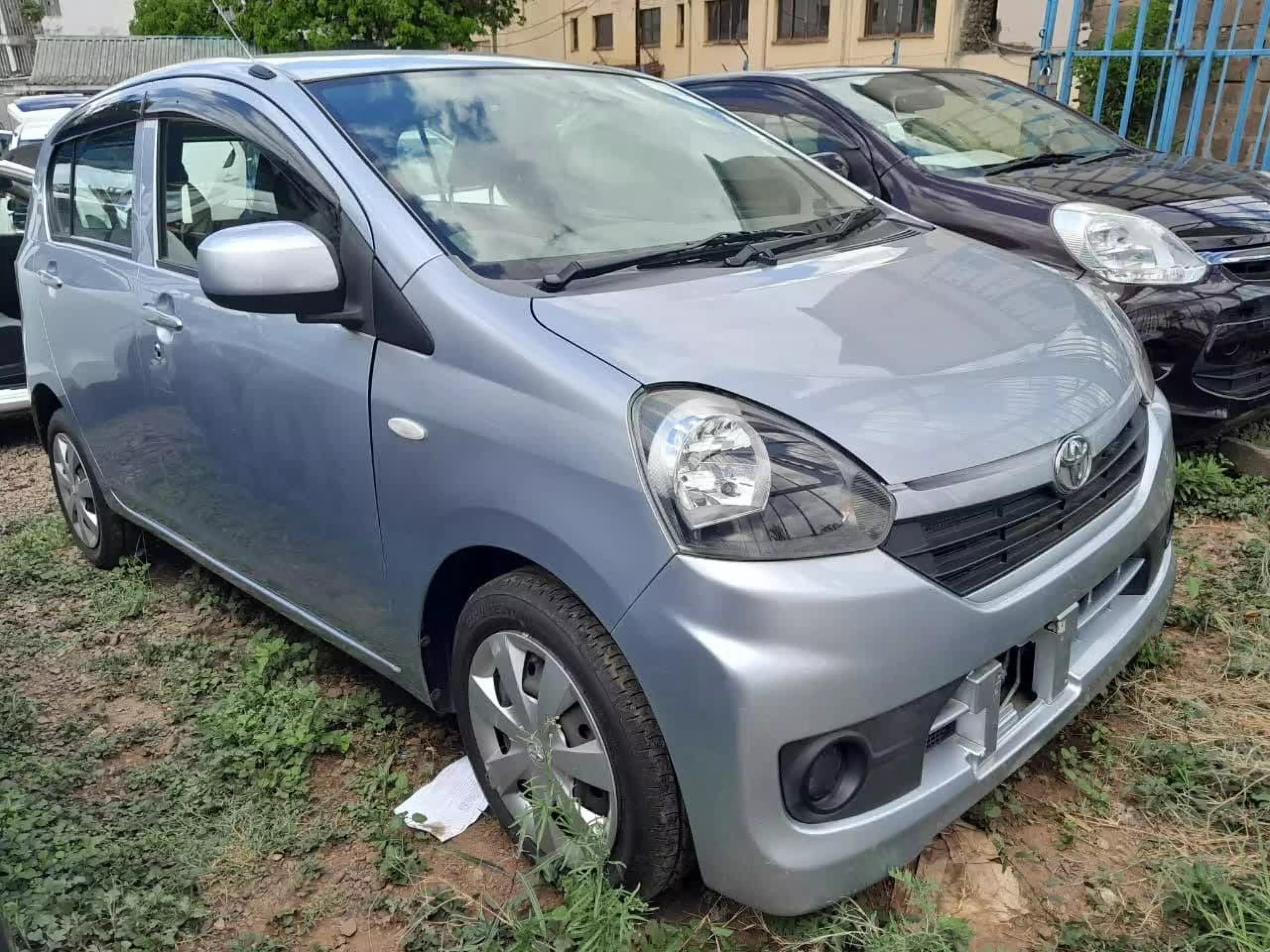 Toyota Pixis  - 2016