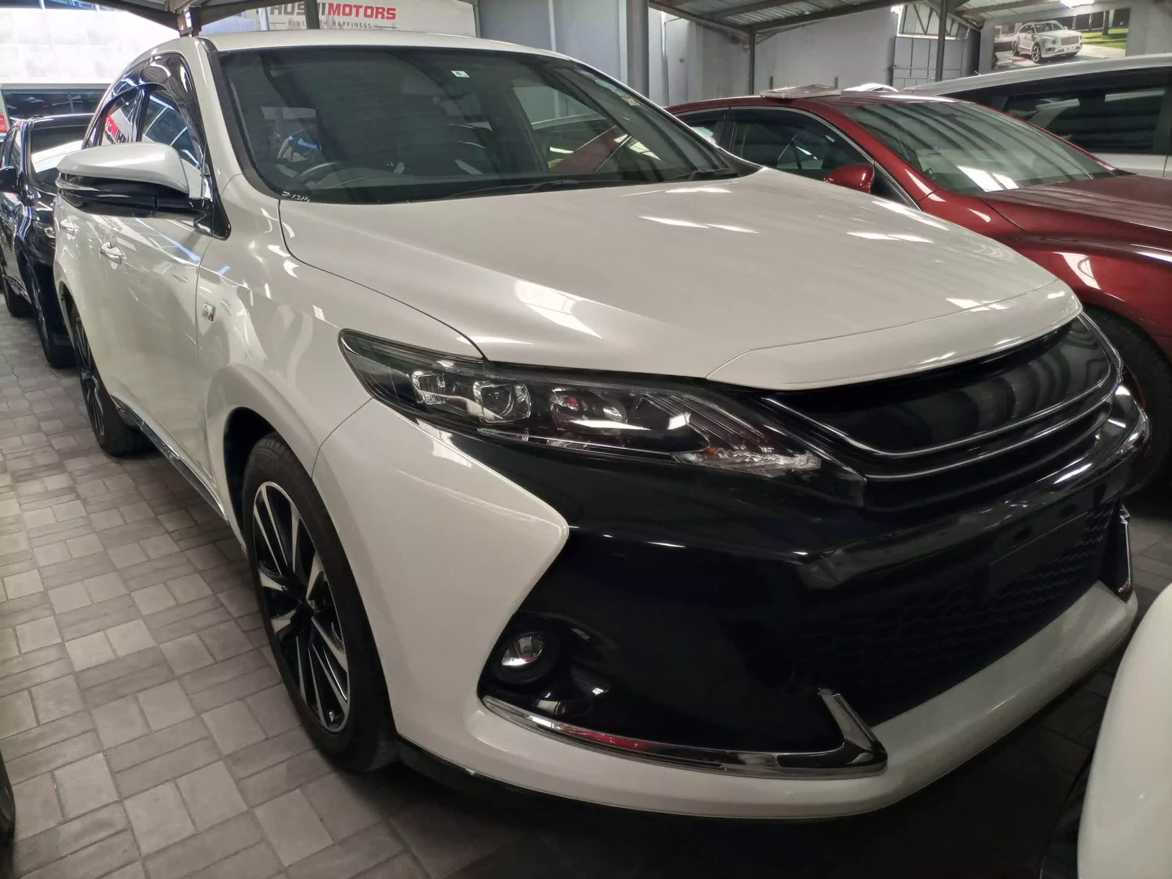 Toyota Harrier GS - 2016