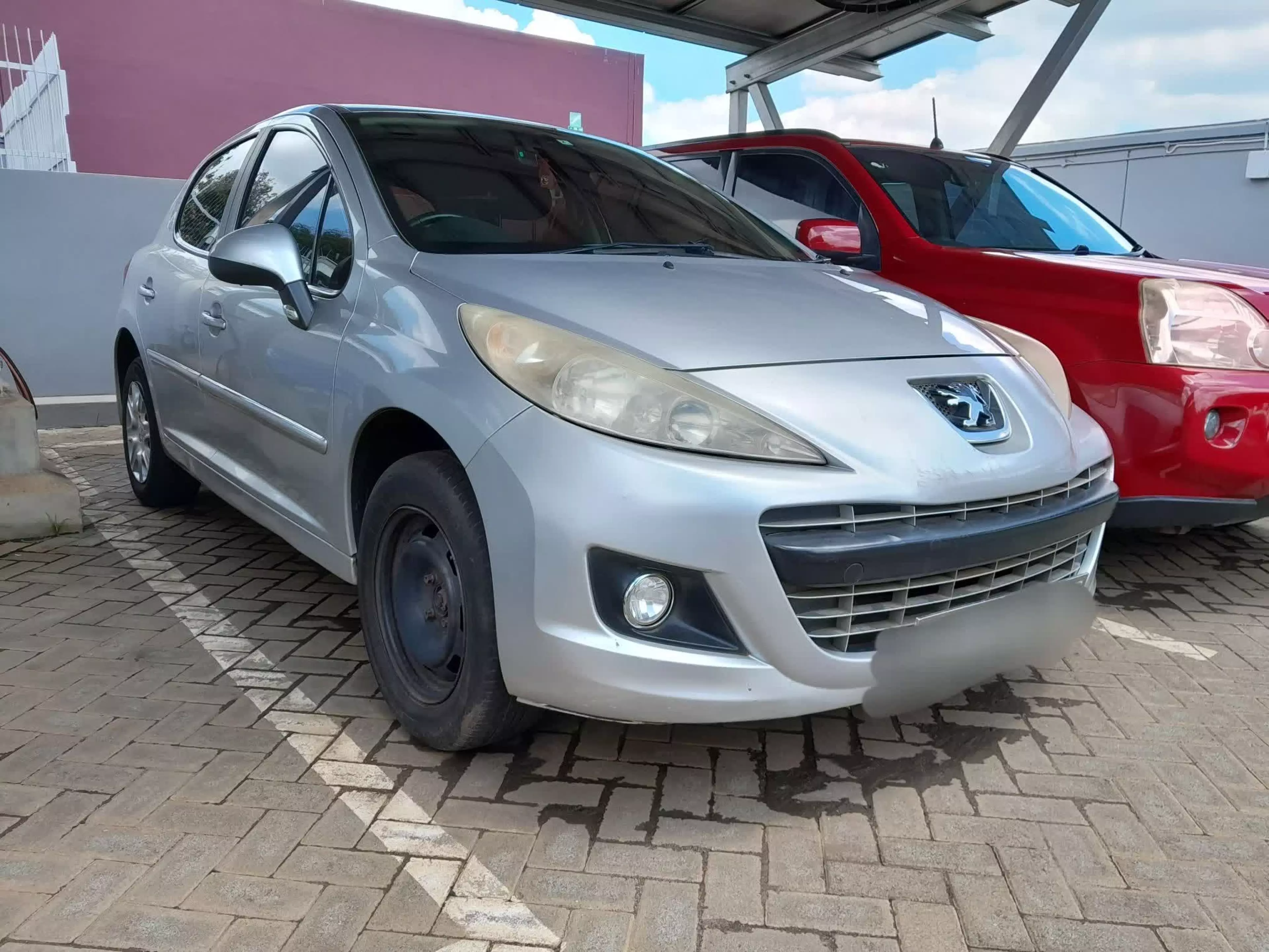 Peugeot 207 - 2012