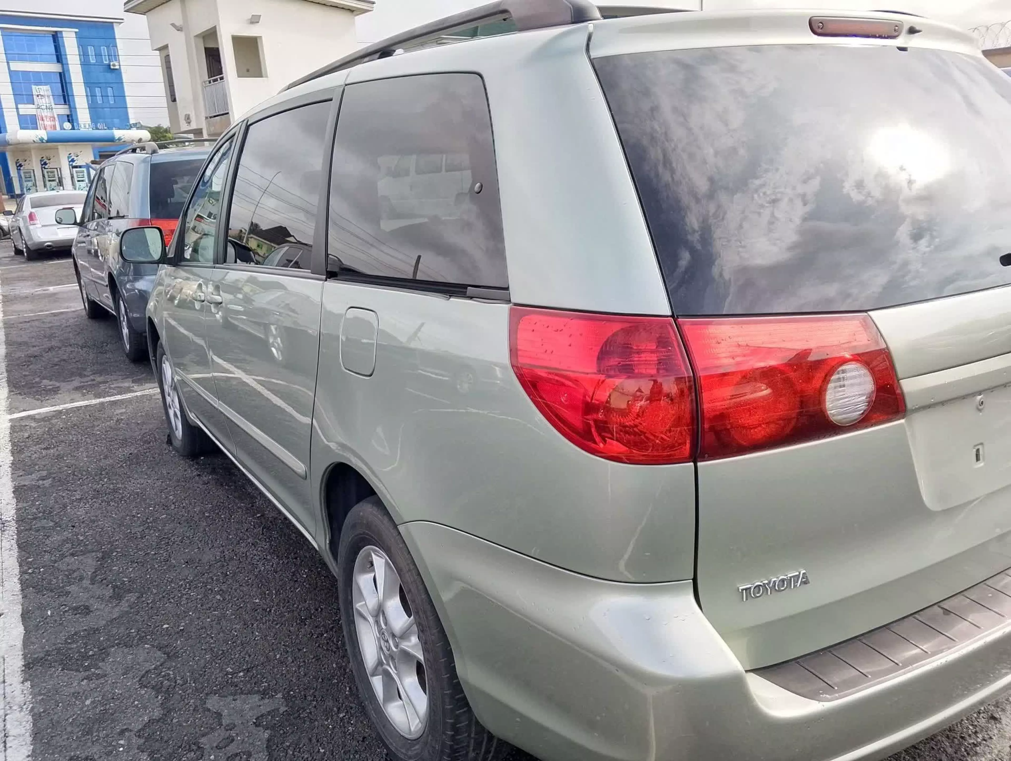 Toyota Sienna   - 2006