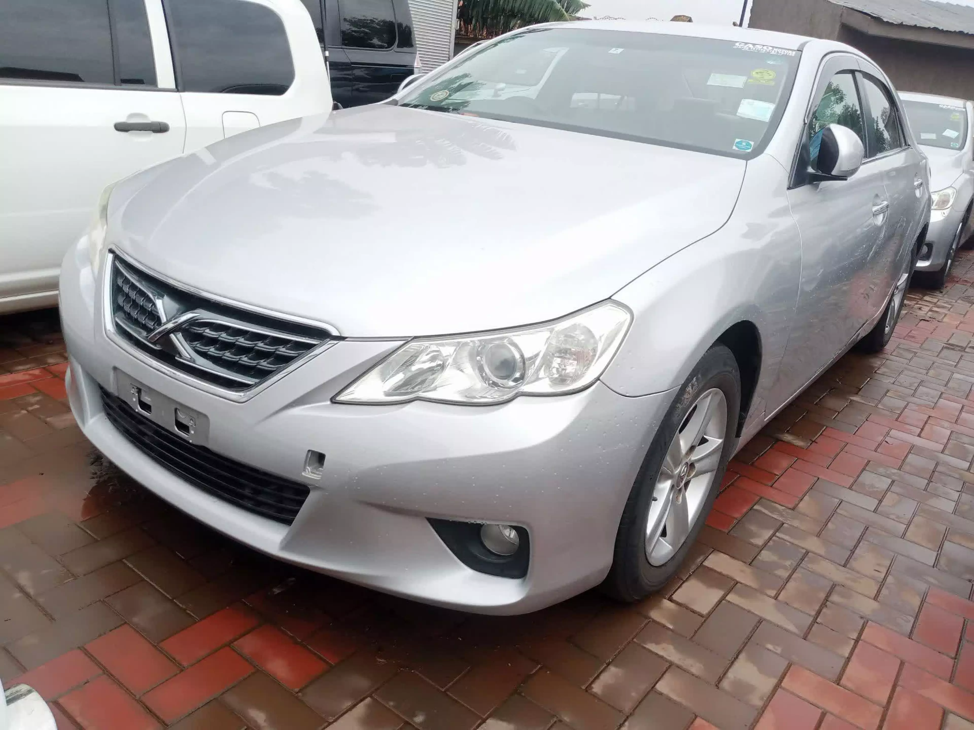 Toyota Mark X - 2013