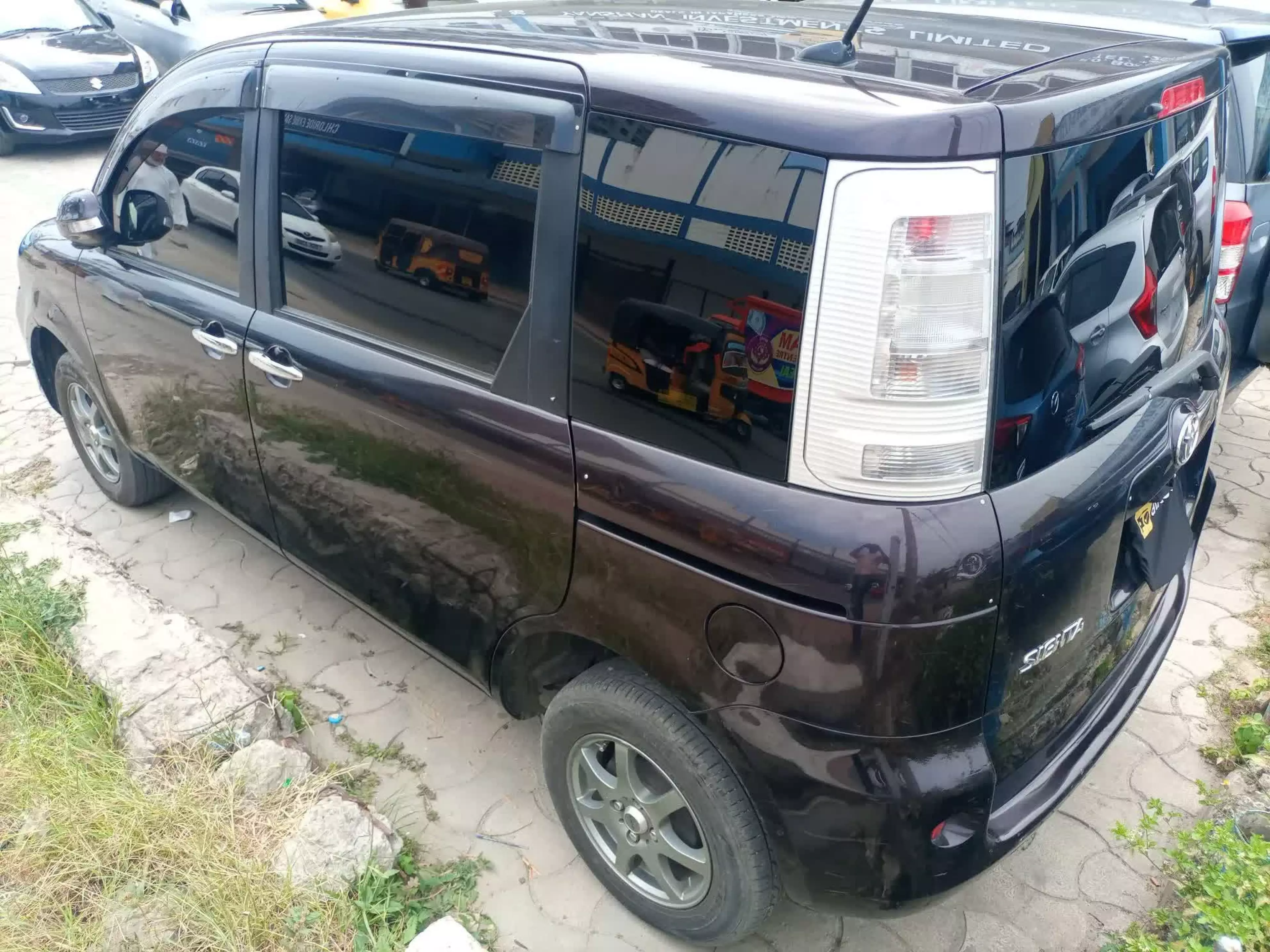 Toyota Sienta - 2015