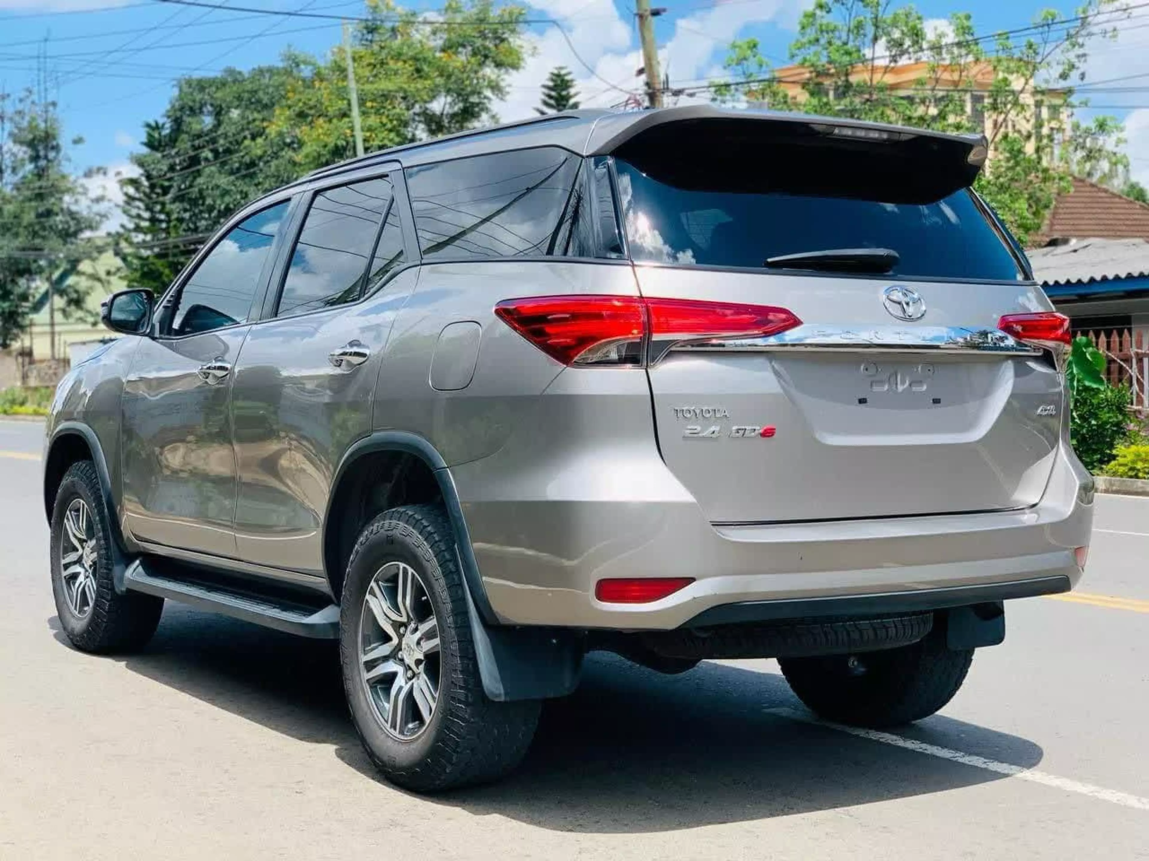 Toyota Fortuner   - 2016