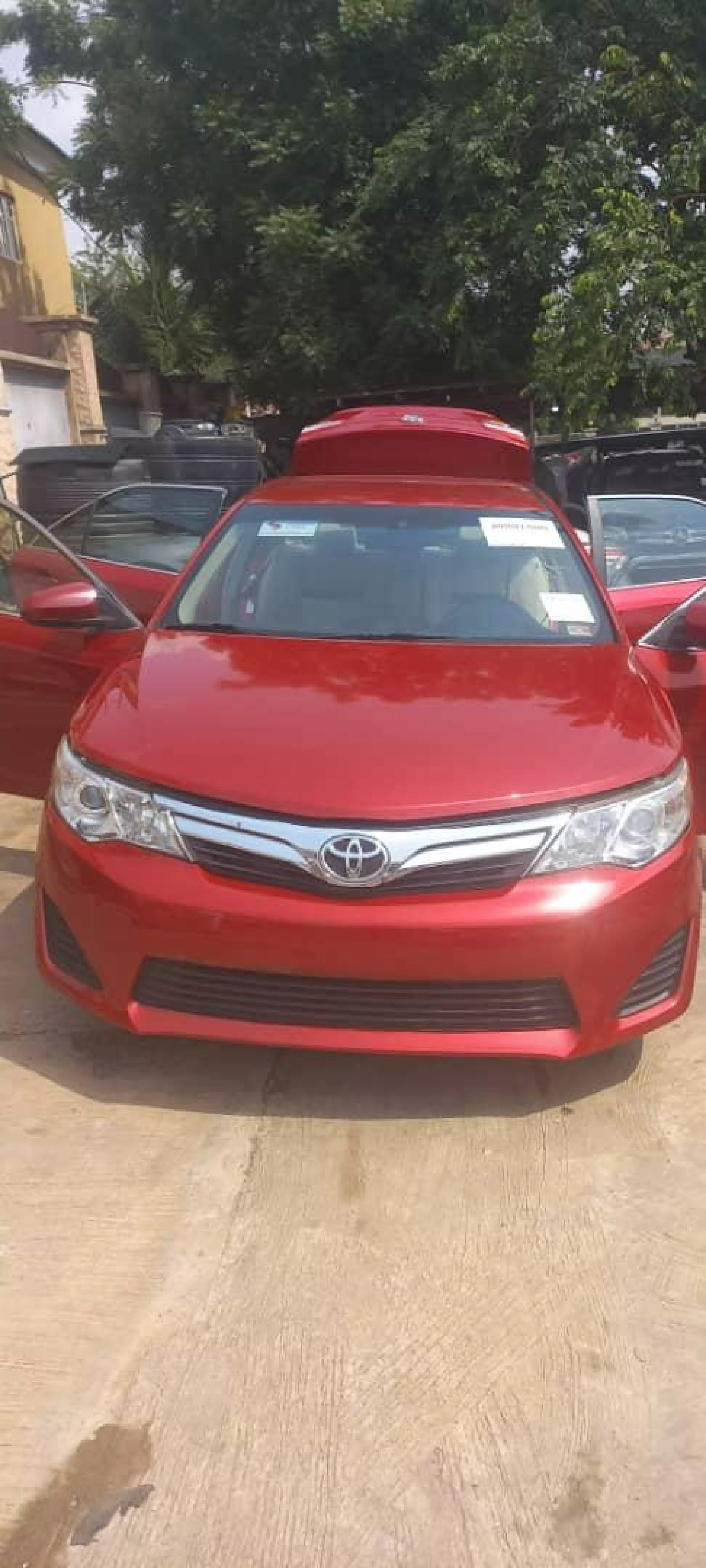 Toyota Camry   - 2014
