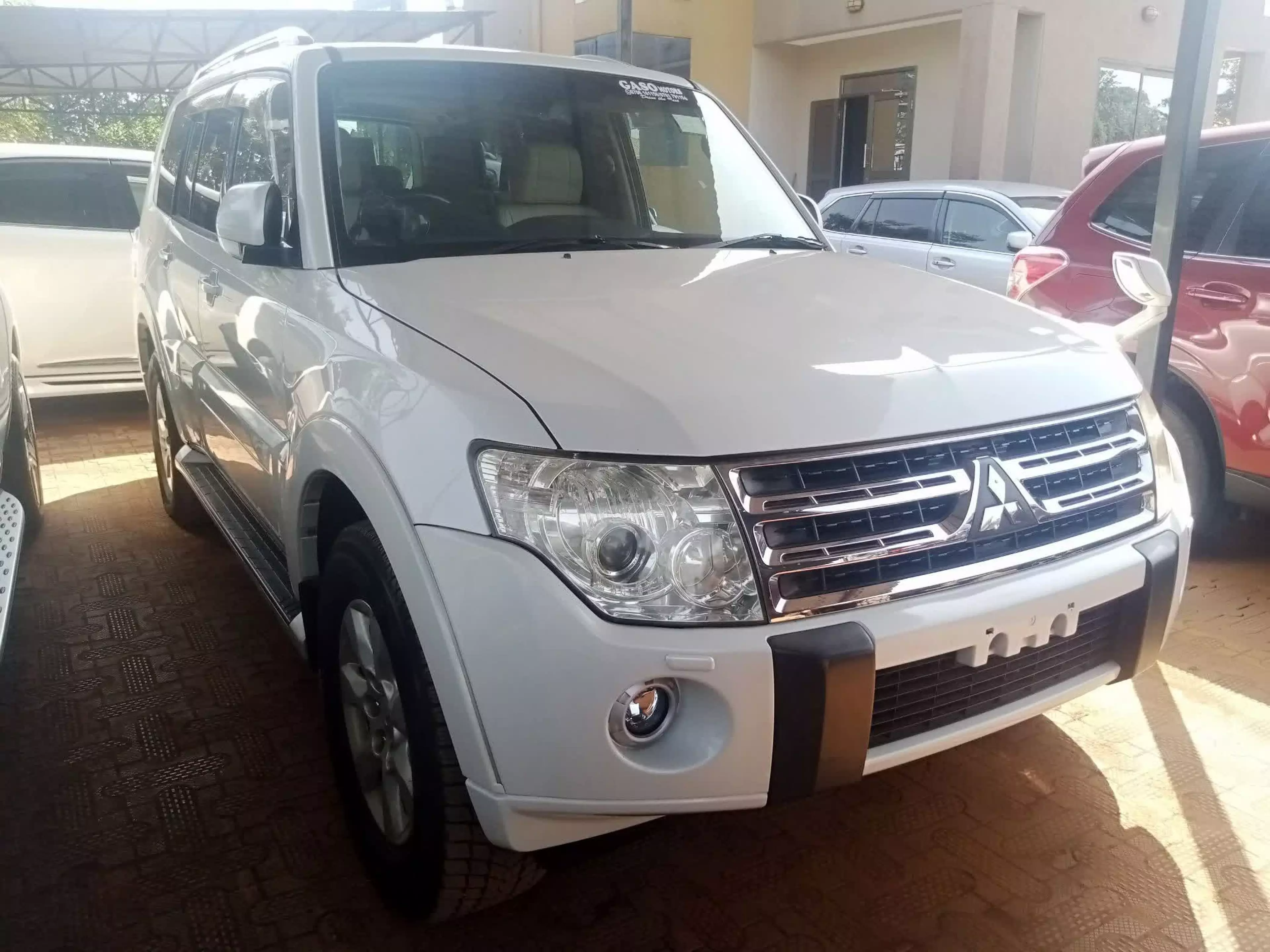 Mitsubishi Pajero - 2010