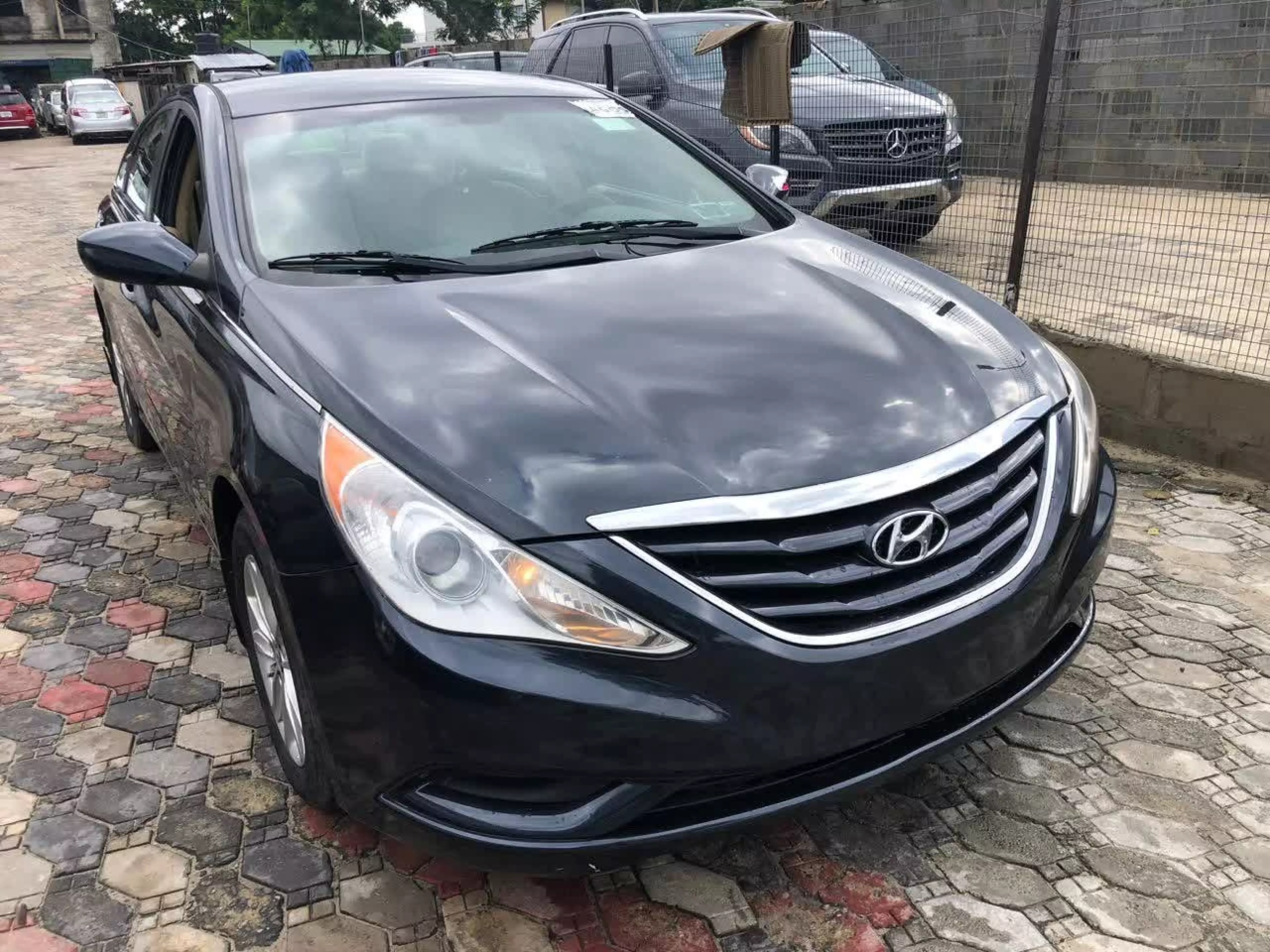 Hyundai Sonata - 2012