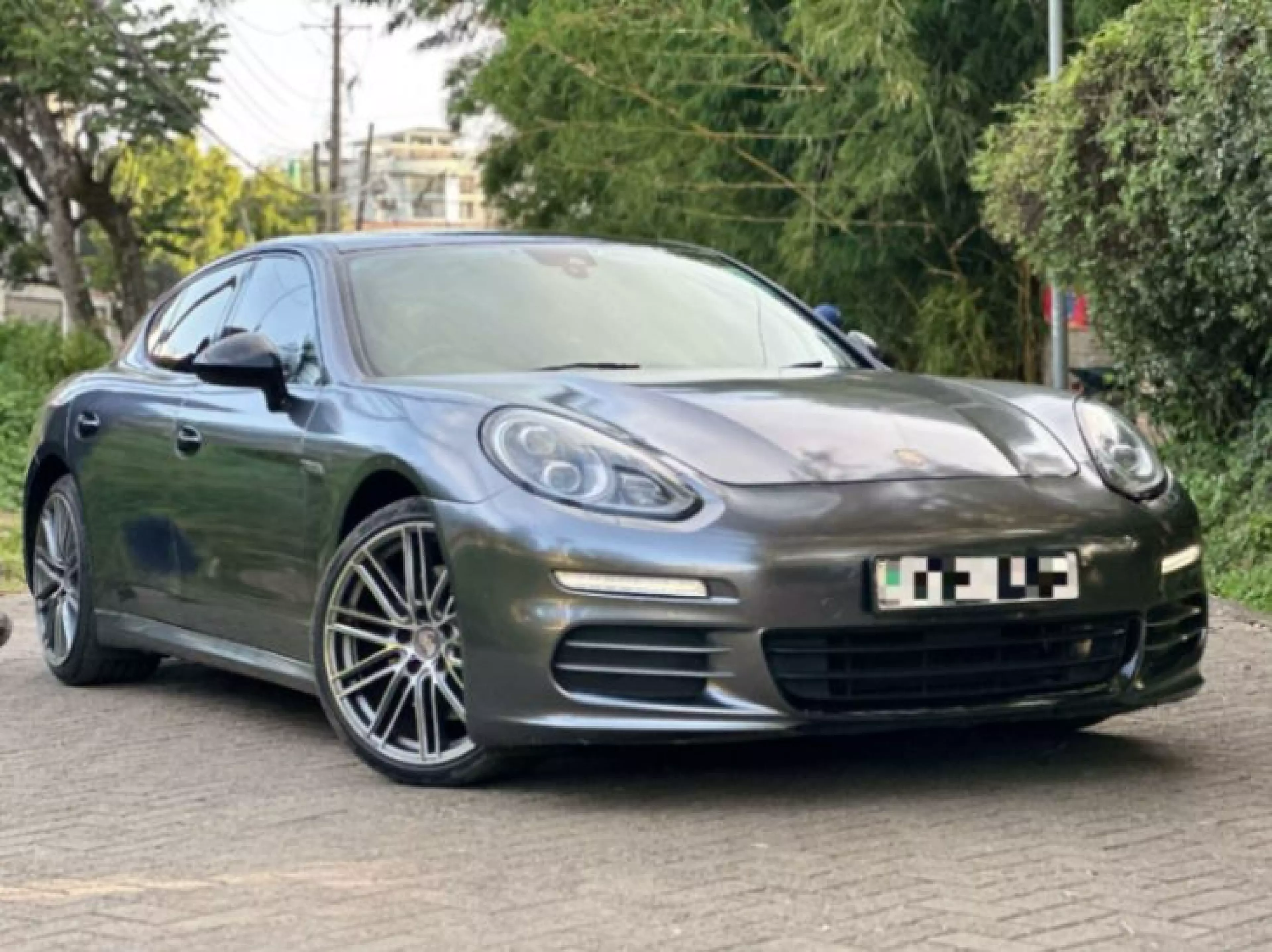 PORSCHE Panamera - 2015