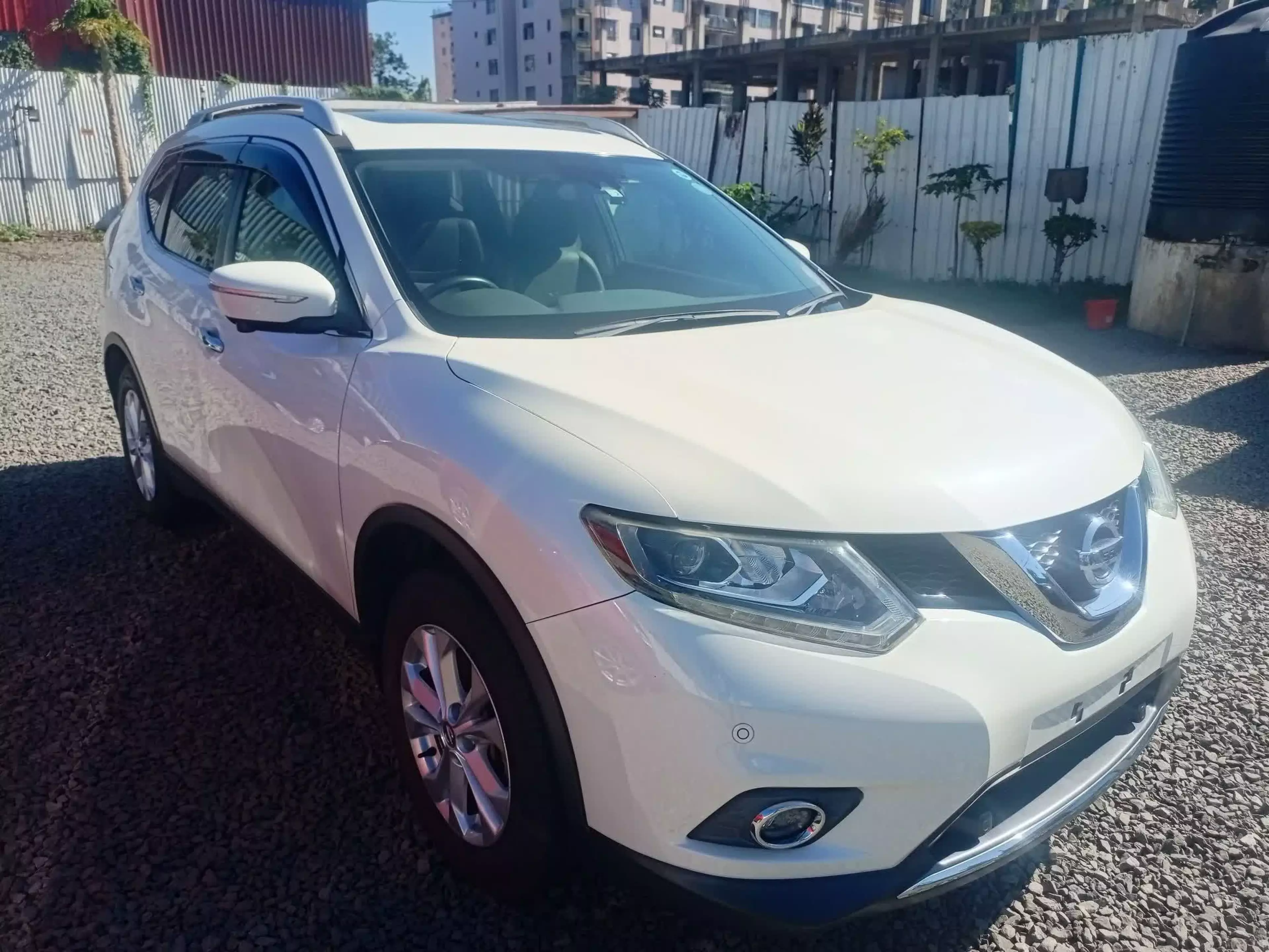 Nissan X-TRAIL - 2016