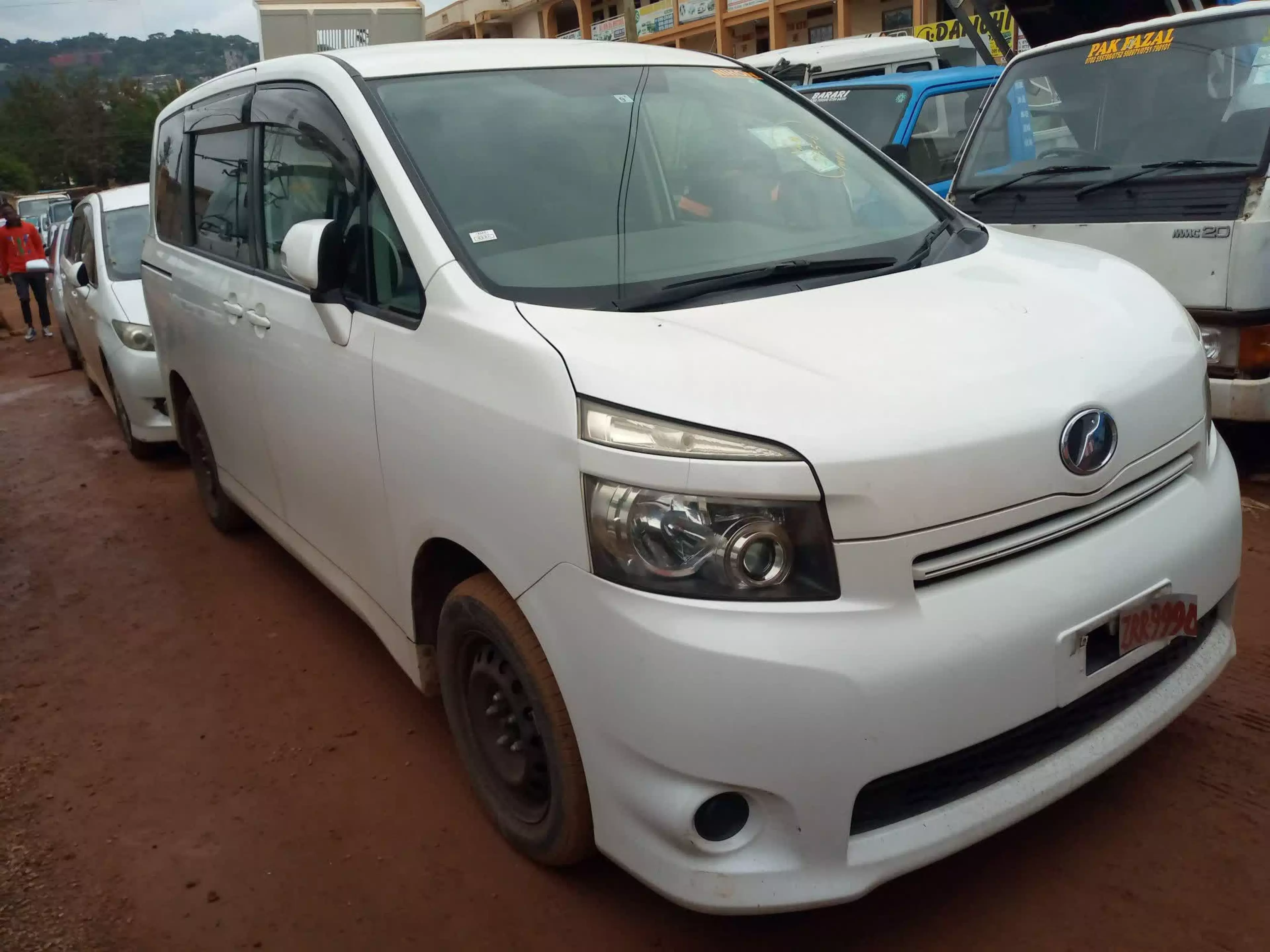 Toyota Voxy  - 2009