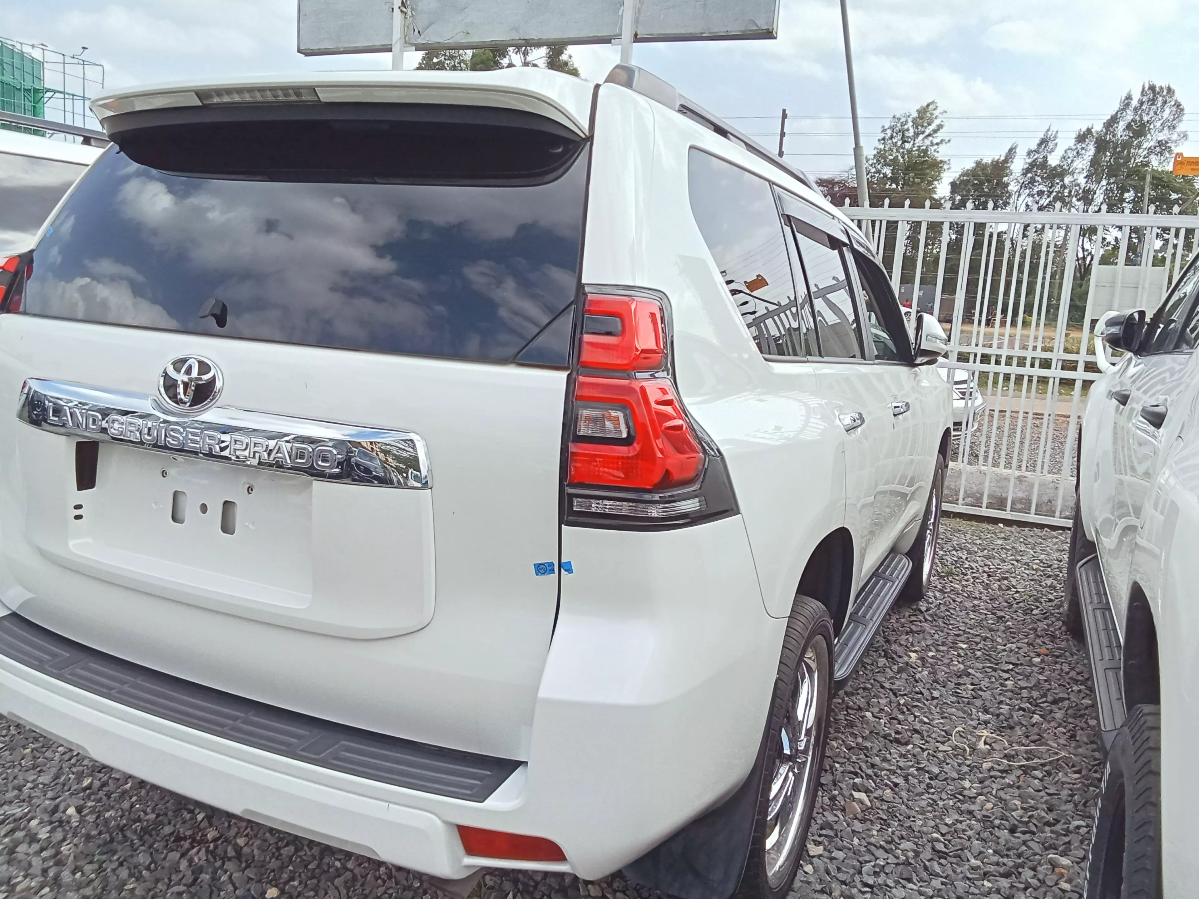 Toyota Land Cruiser Prado   - 2019
