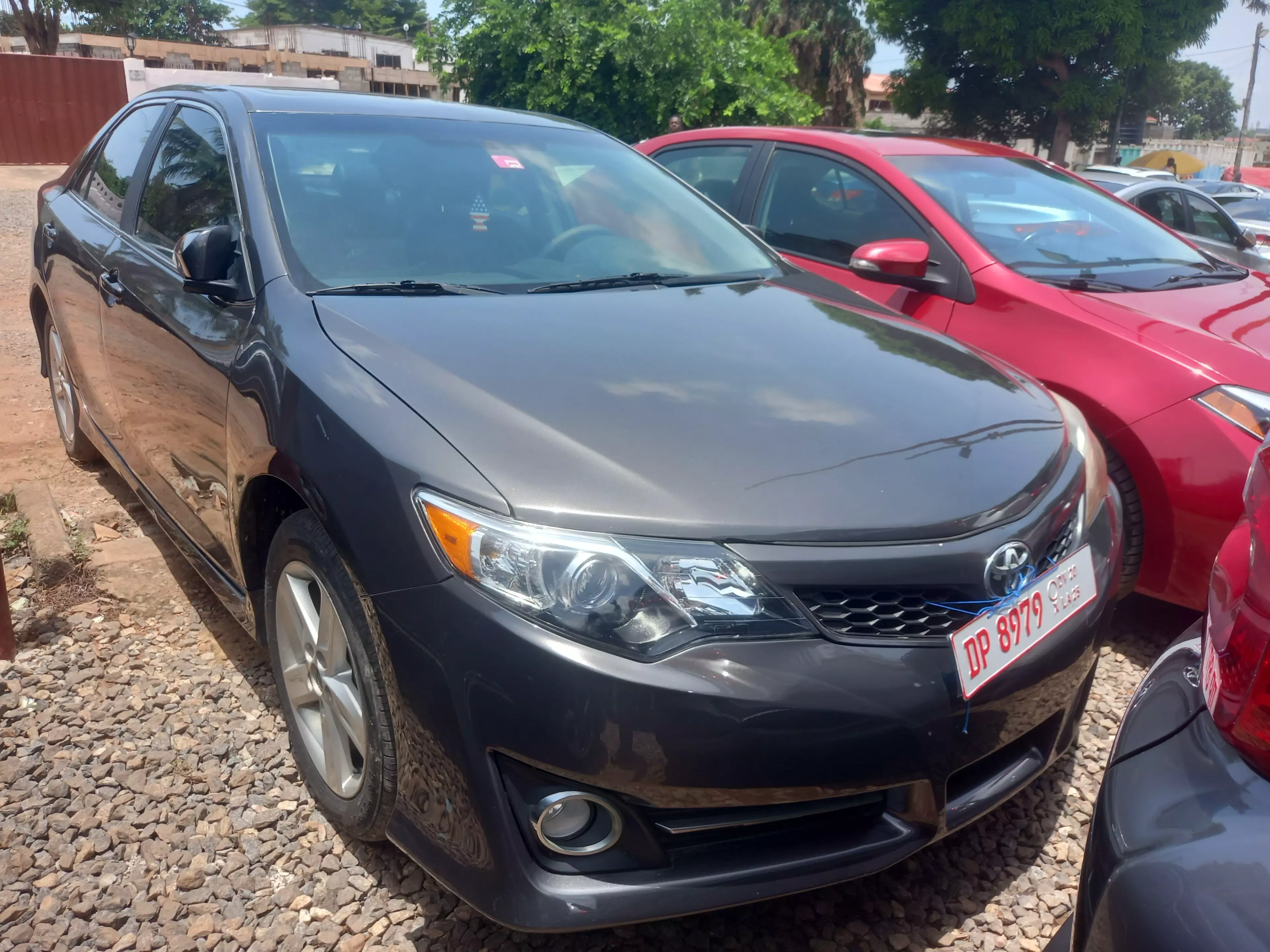 Toyota Camry   - 2014