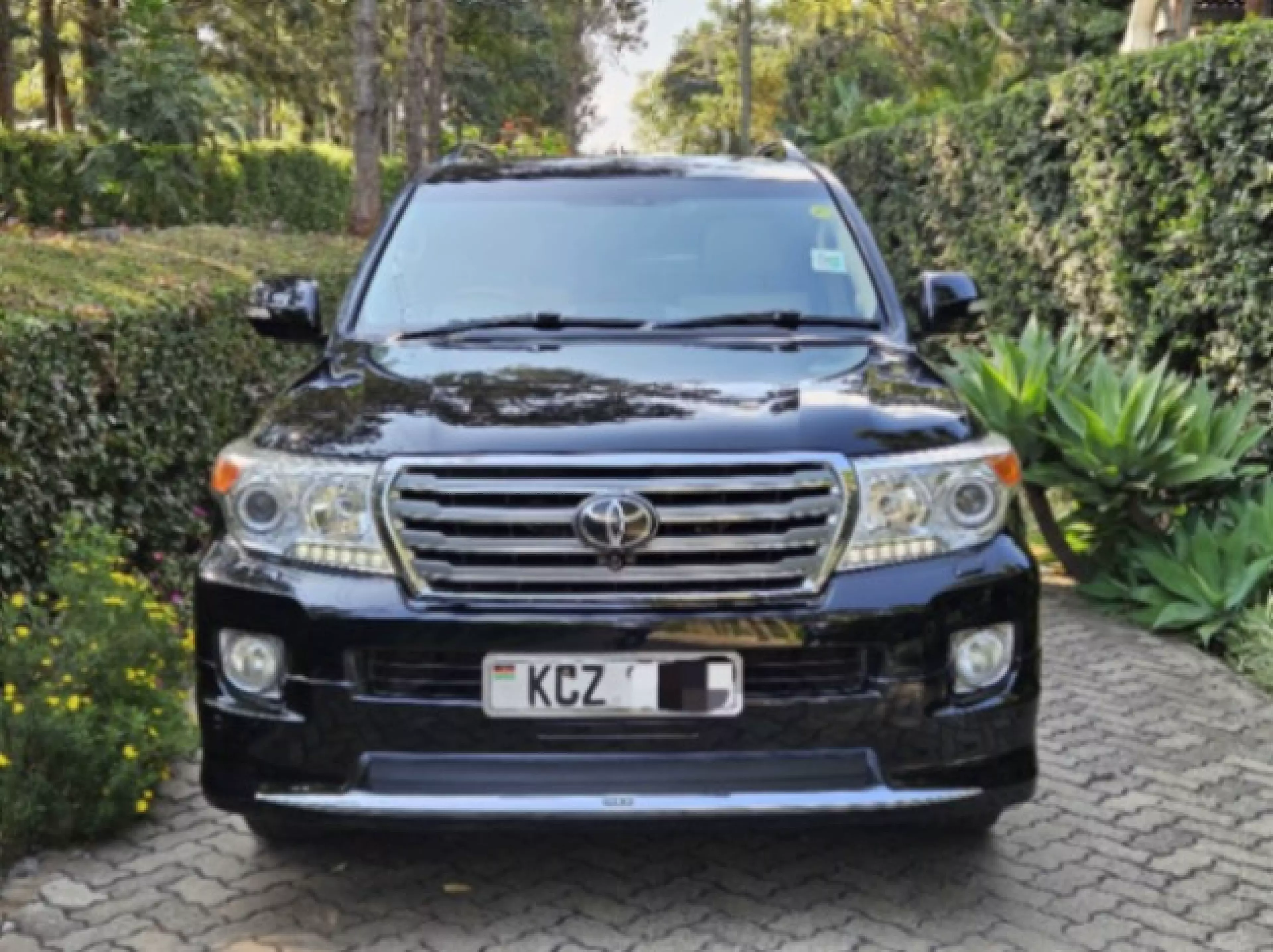 Toyota Landcruiser ZX - 2013