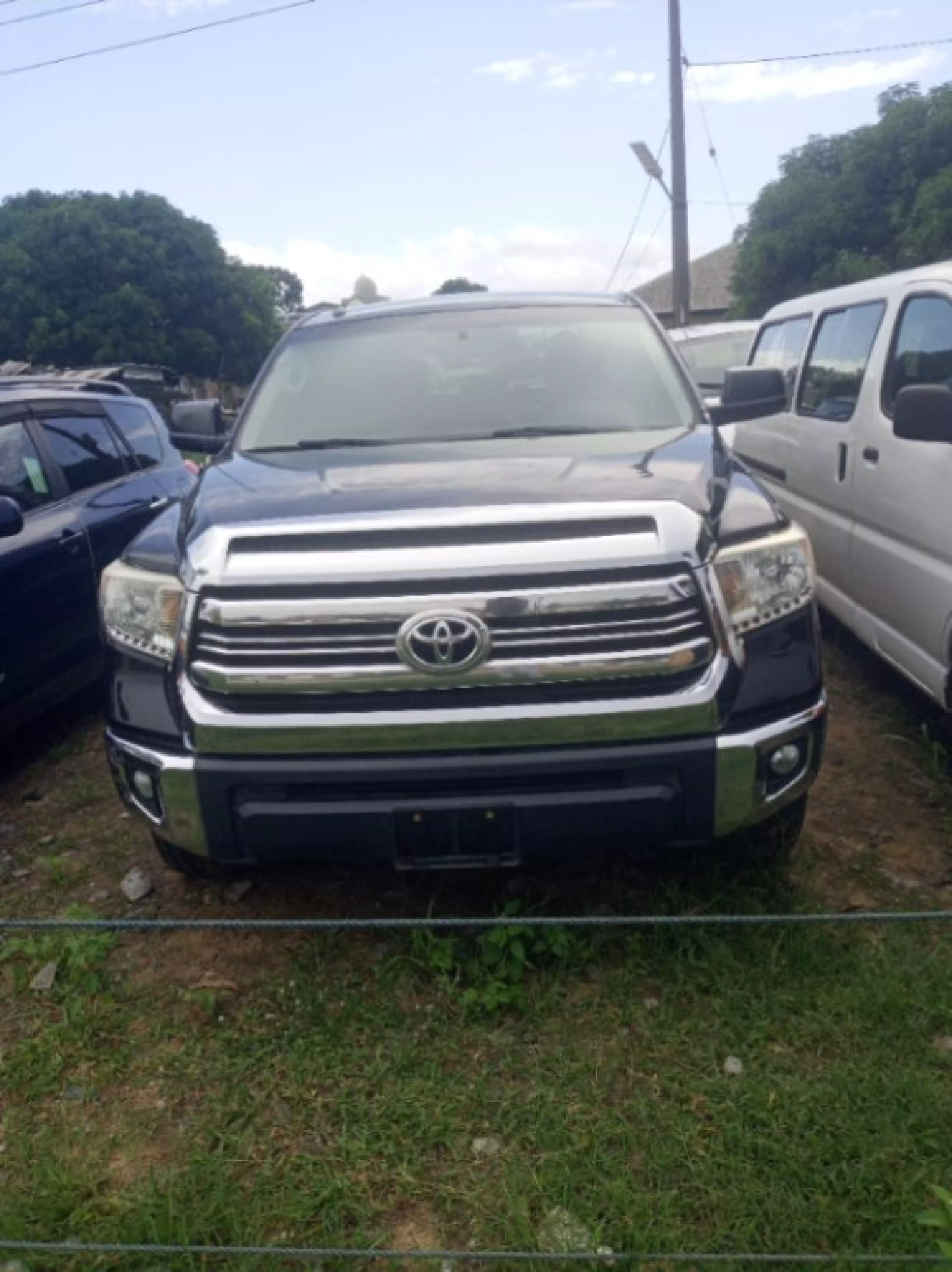 Toyota Tundra - 2016