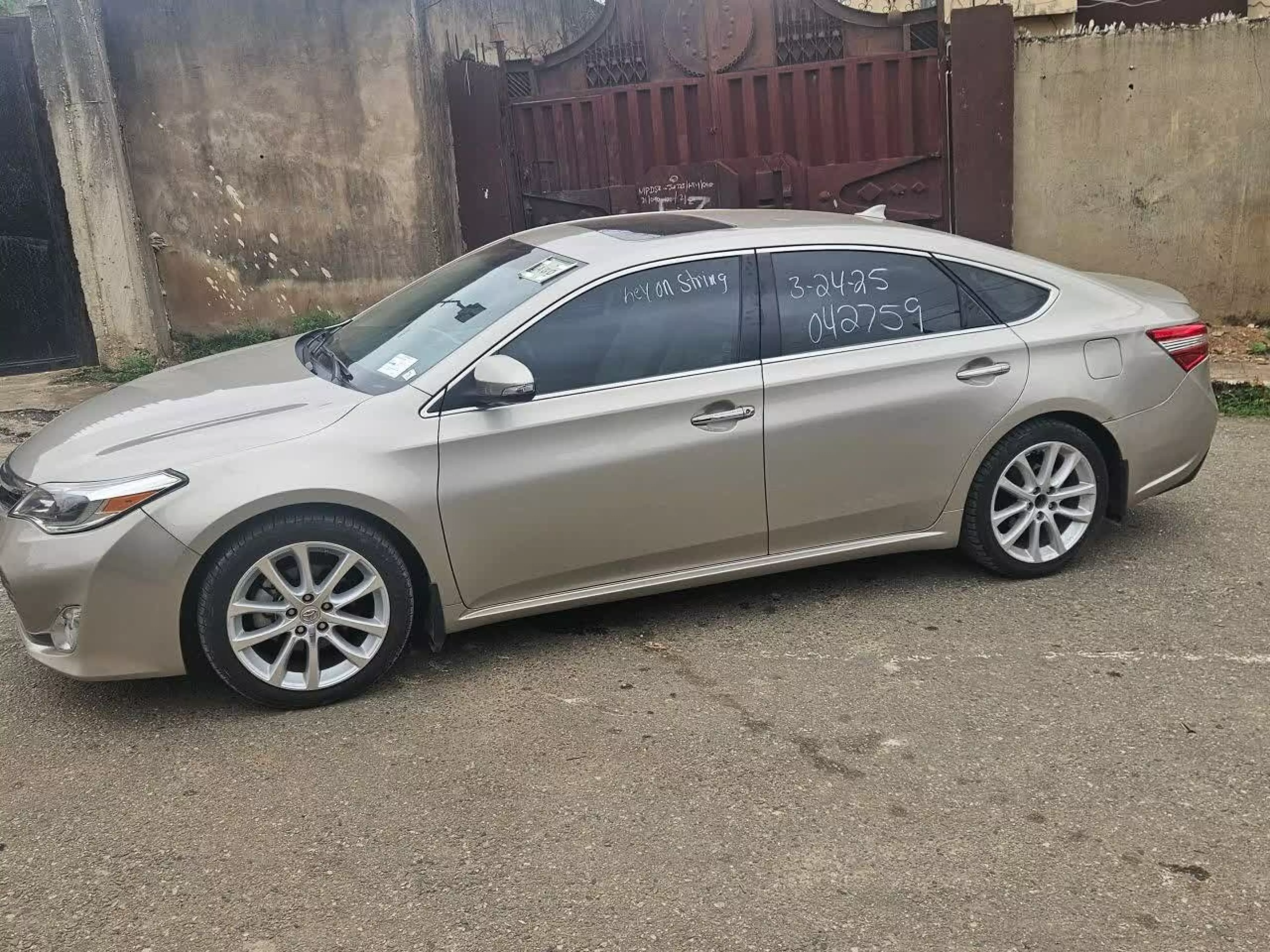 Toyota Avalon - 2013