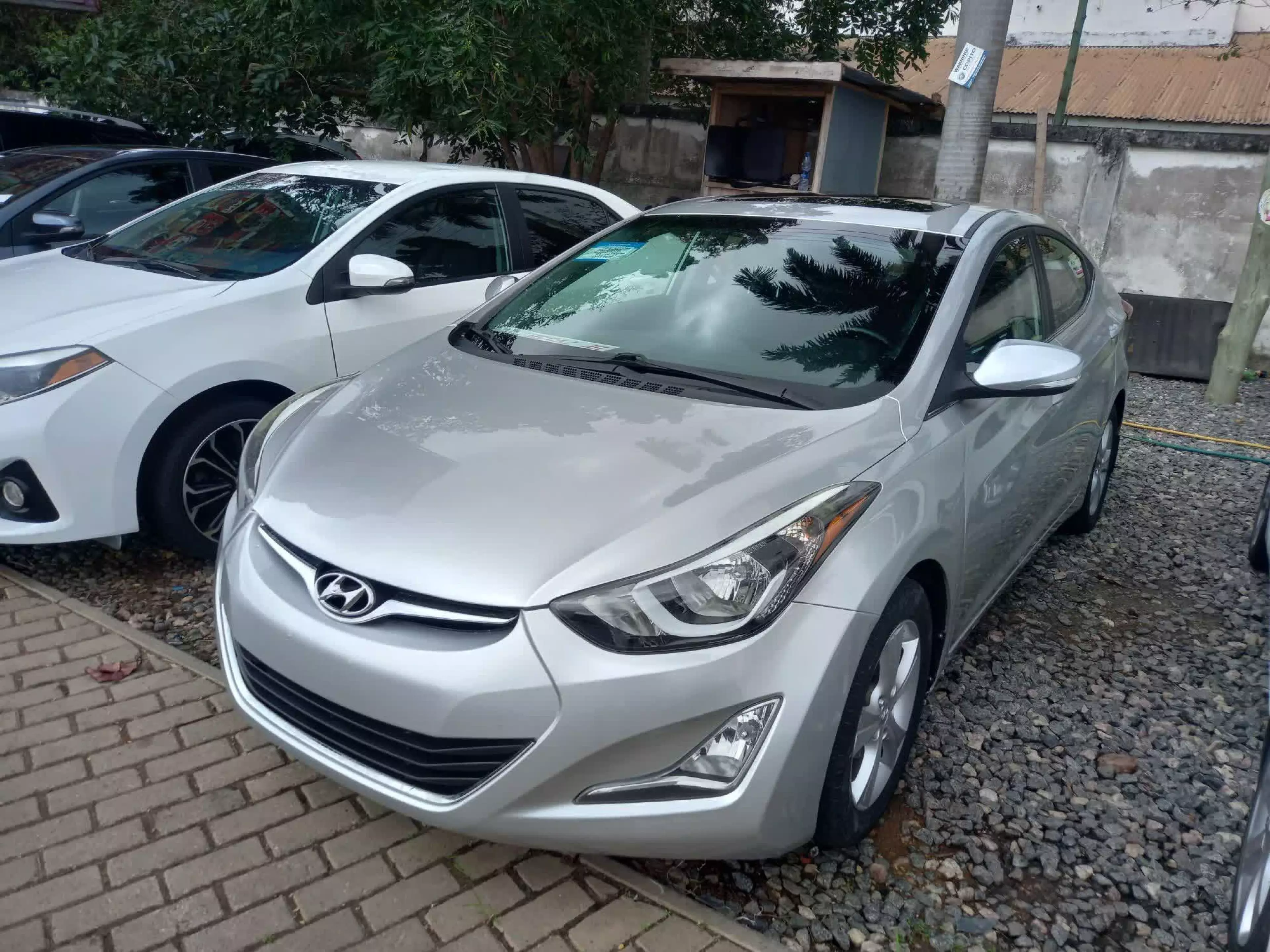 Hyundai Elantra - 2016