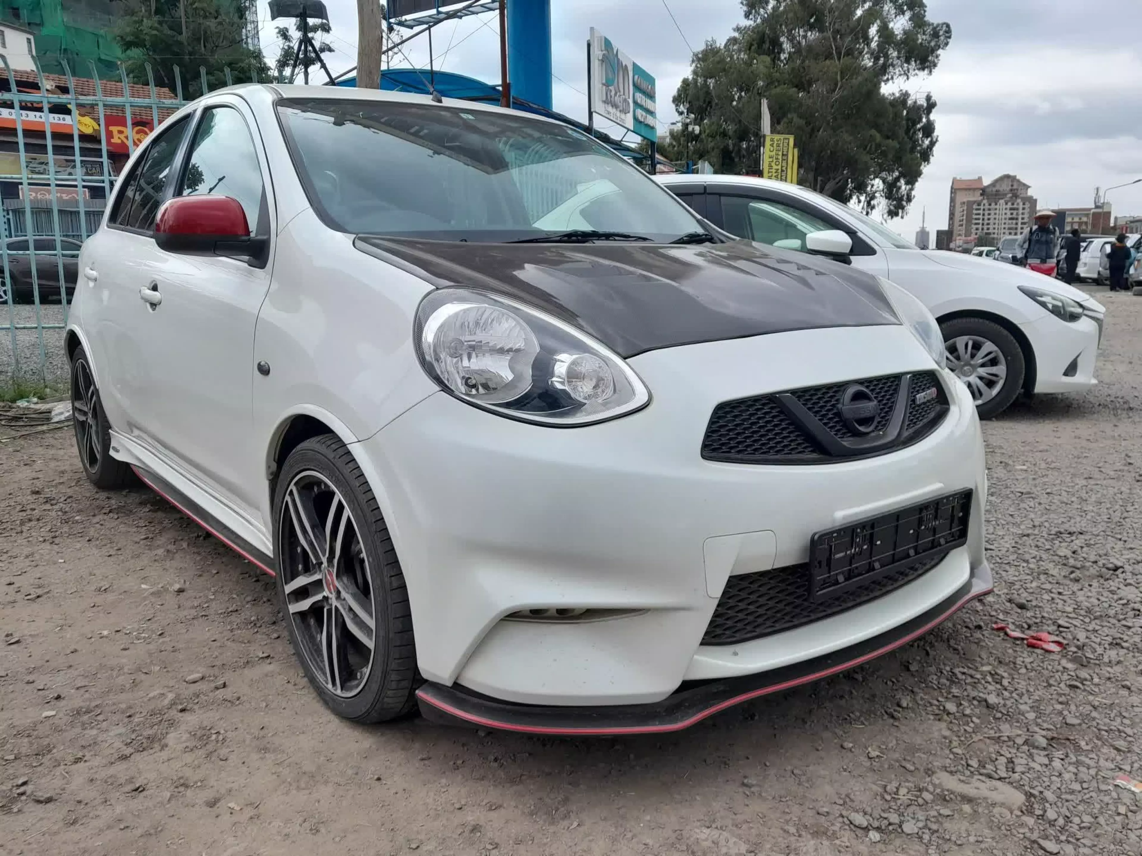 Nissan March - 2015