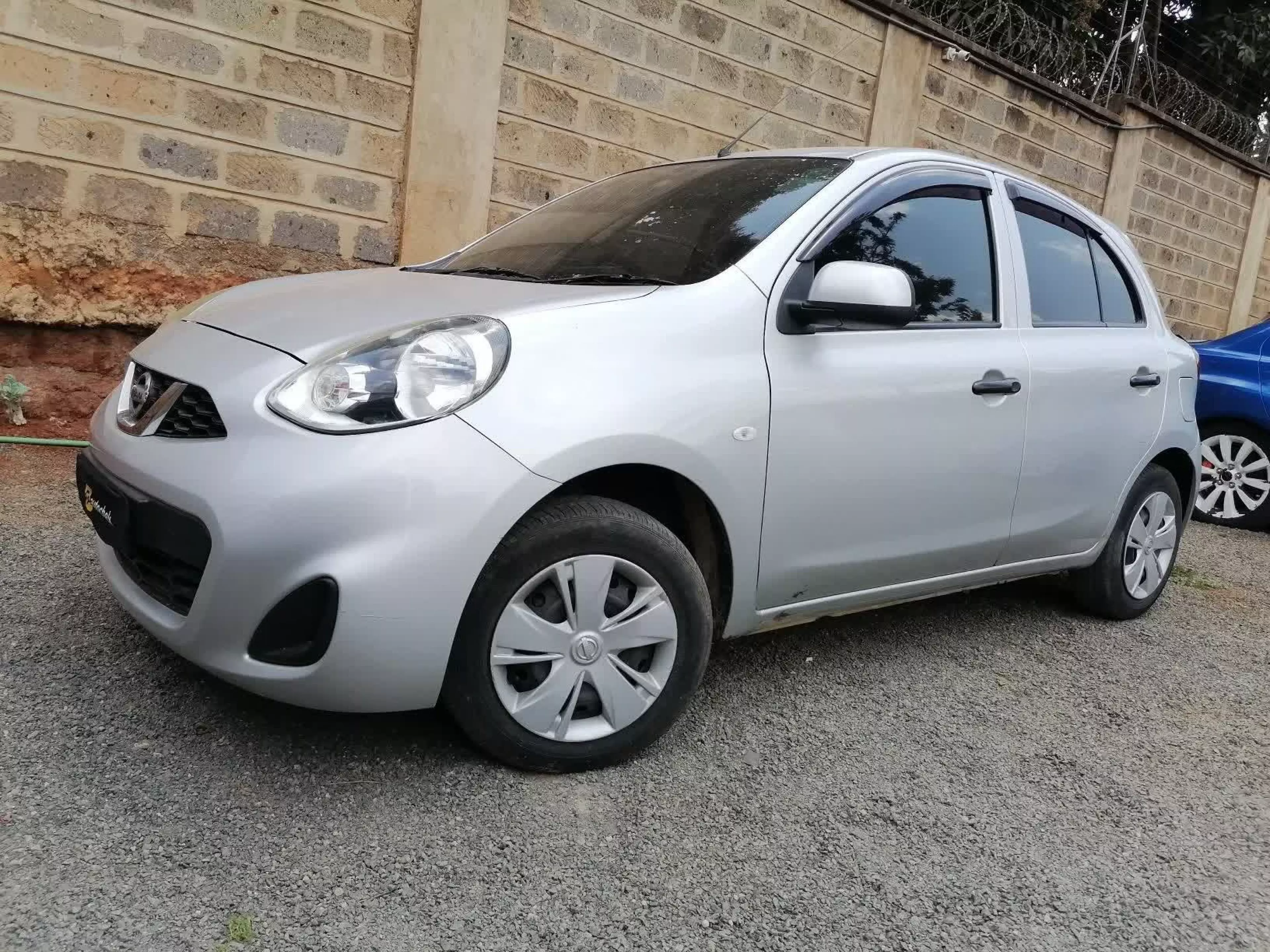 Nissan March - 2015