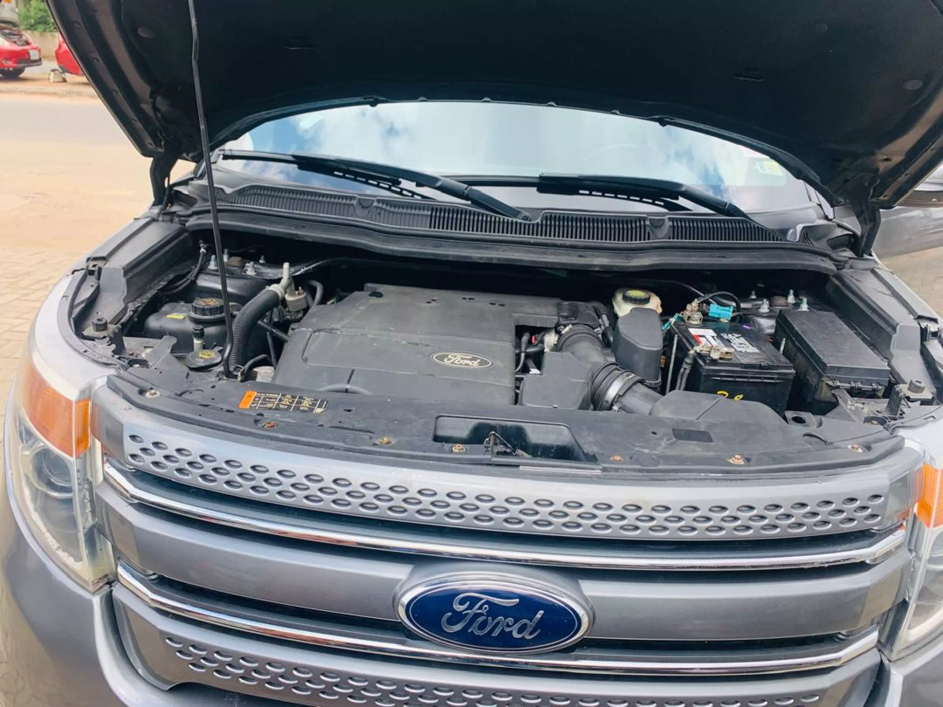 Ford Edge 3.5L    - 2014
