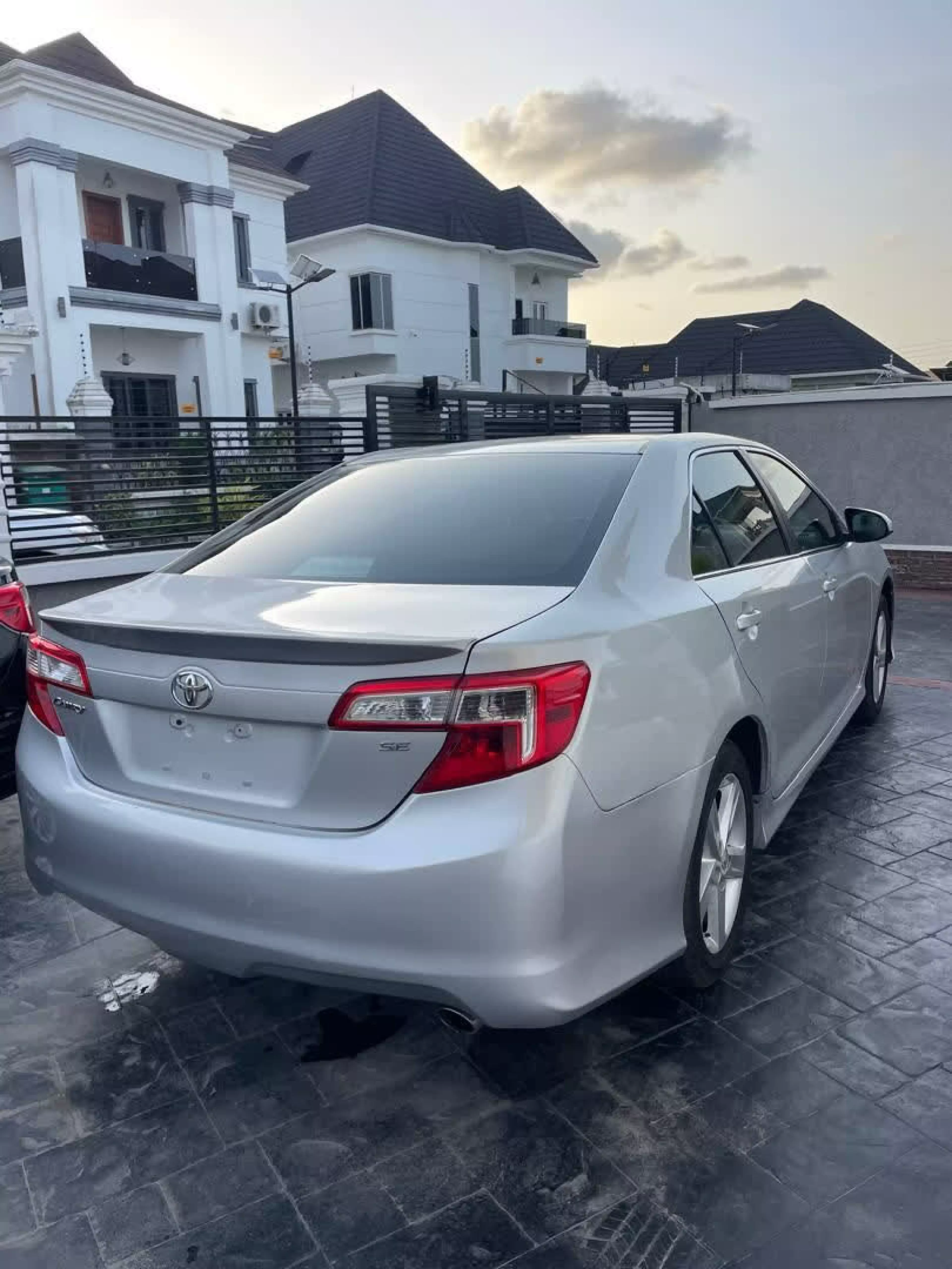 Toyota Camry - 2013