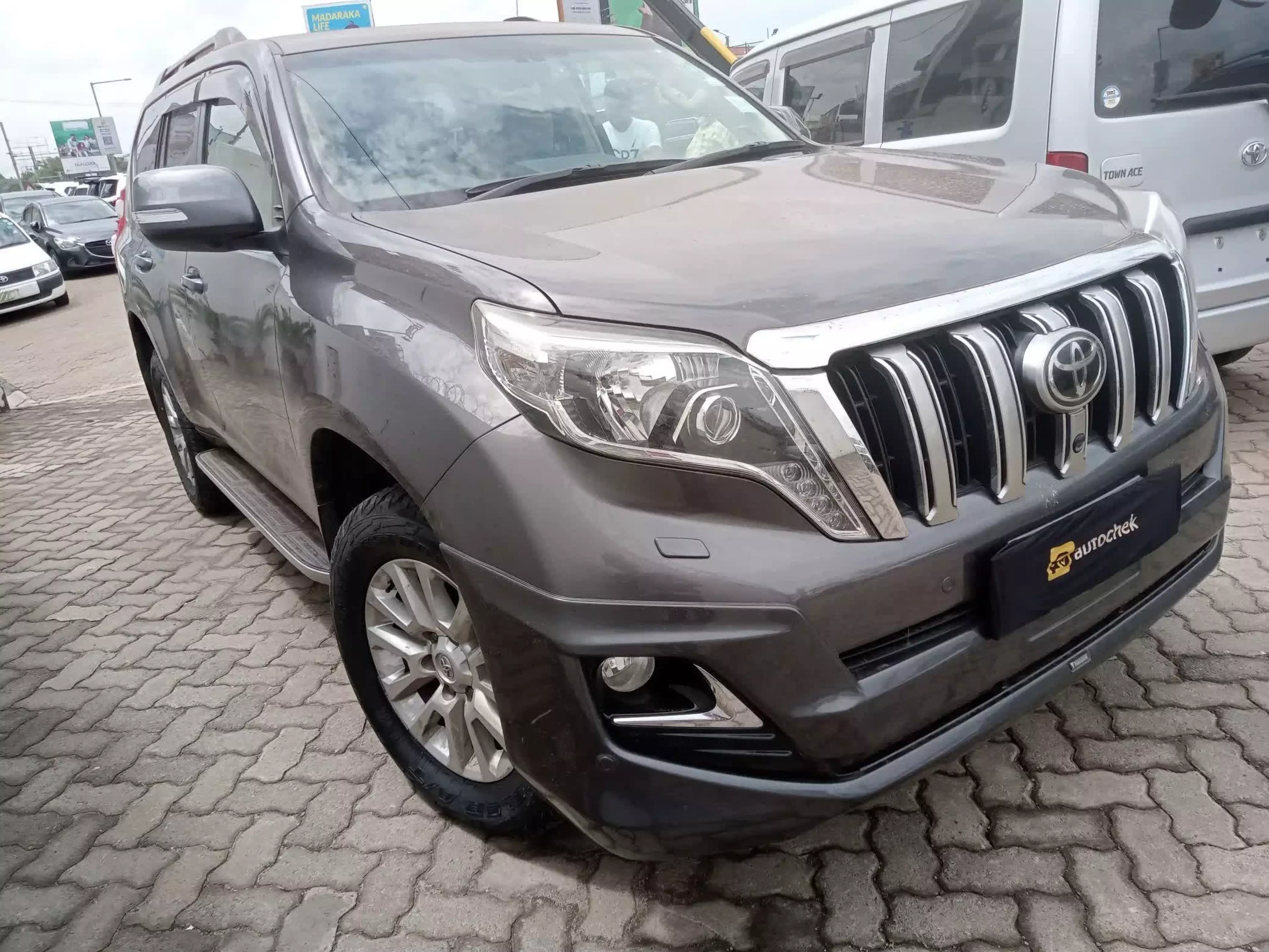 Toyota LAND CRUISER VGX - 2015