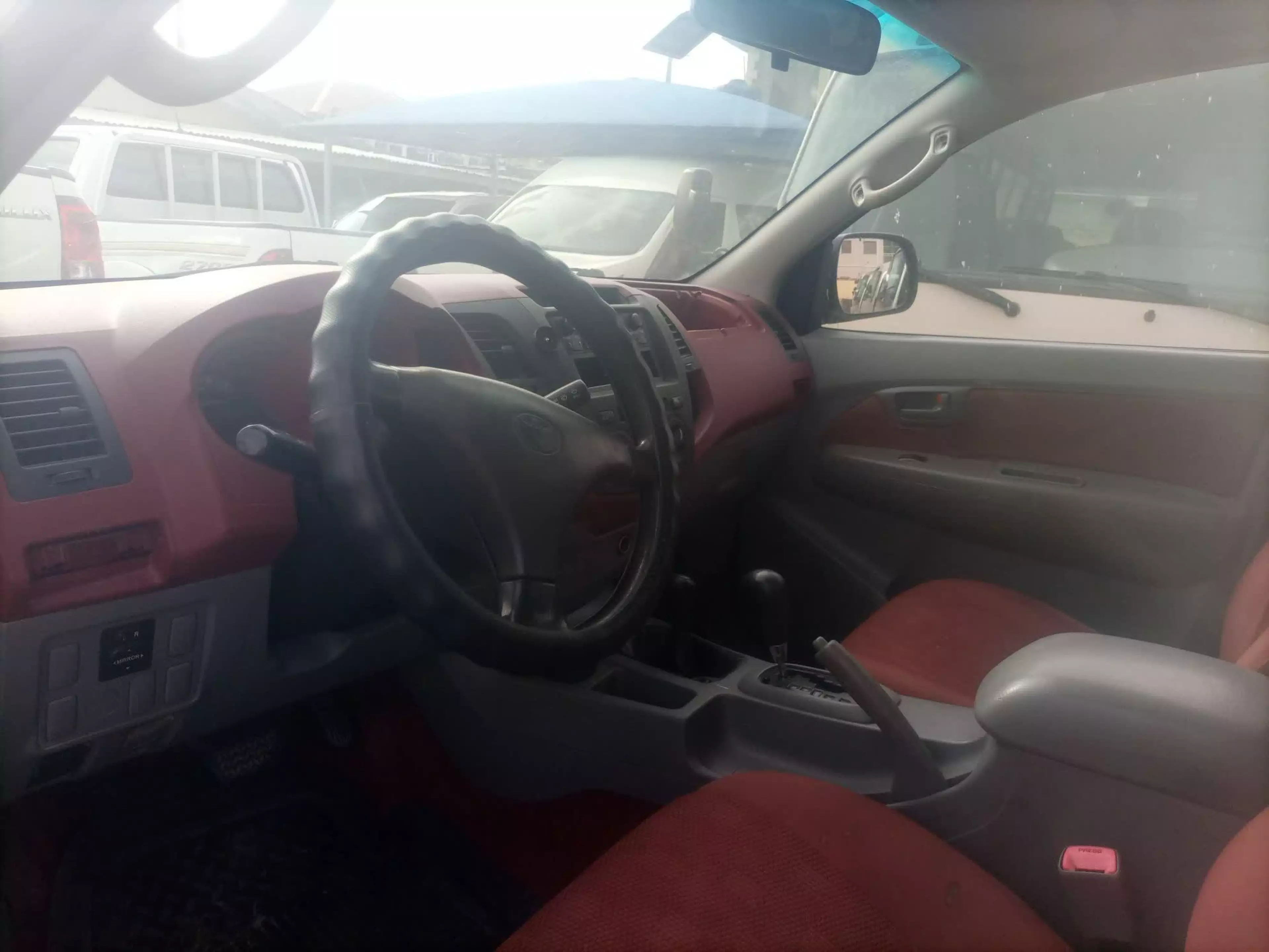 Toyota Hilux   - 2008