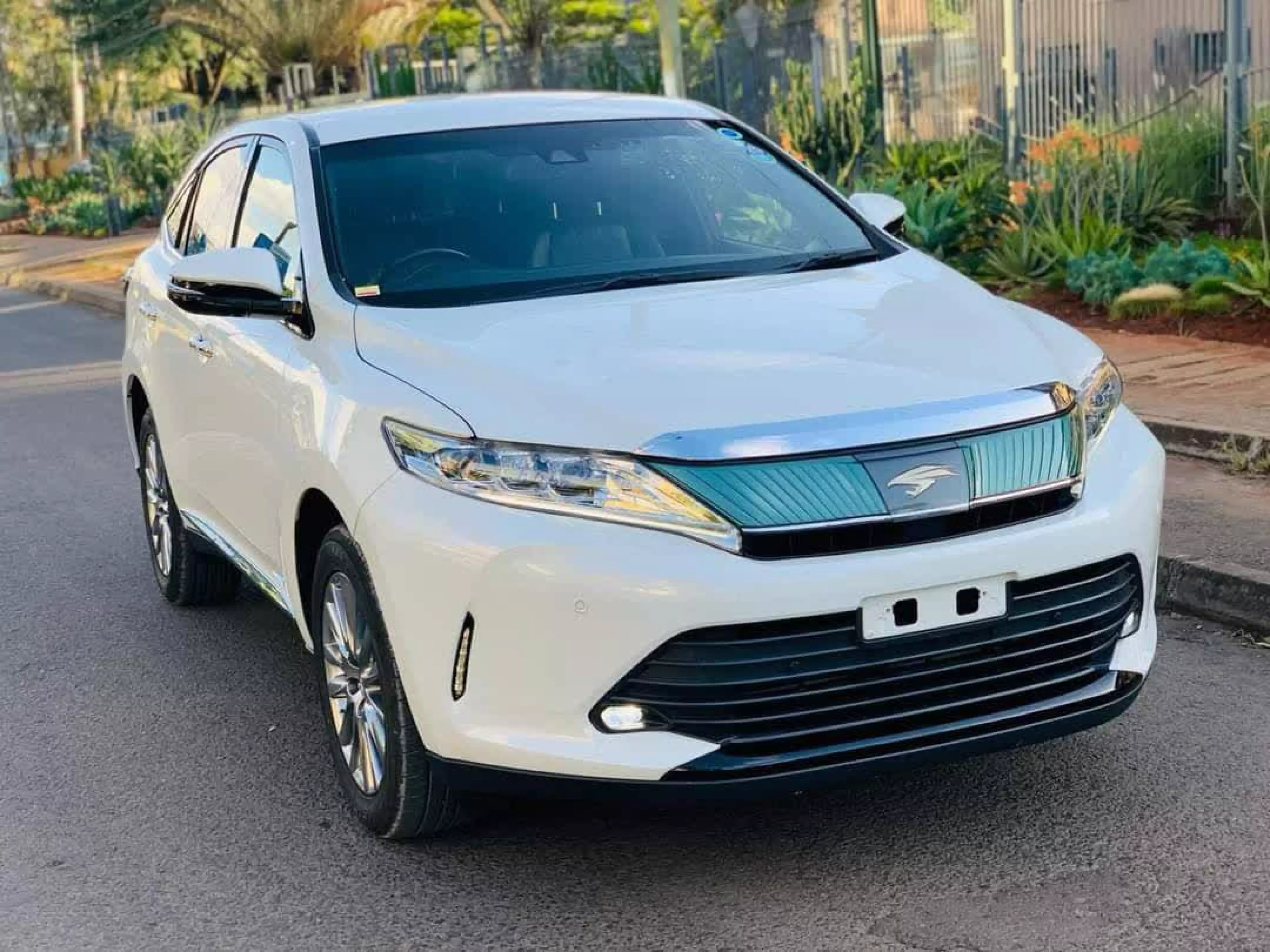 Toyota Harrier   - 2017