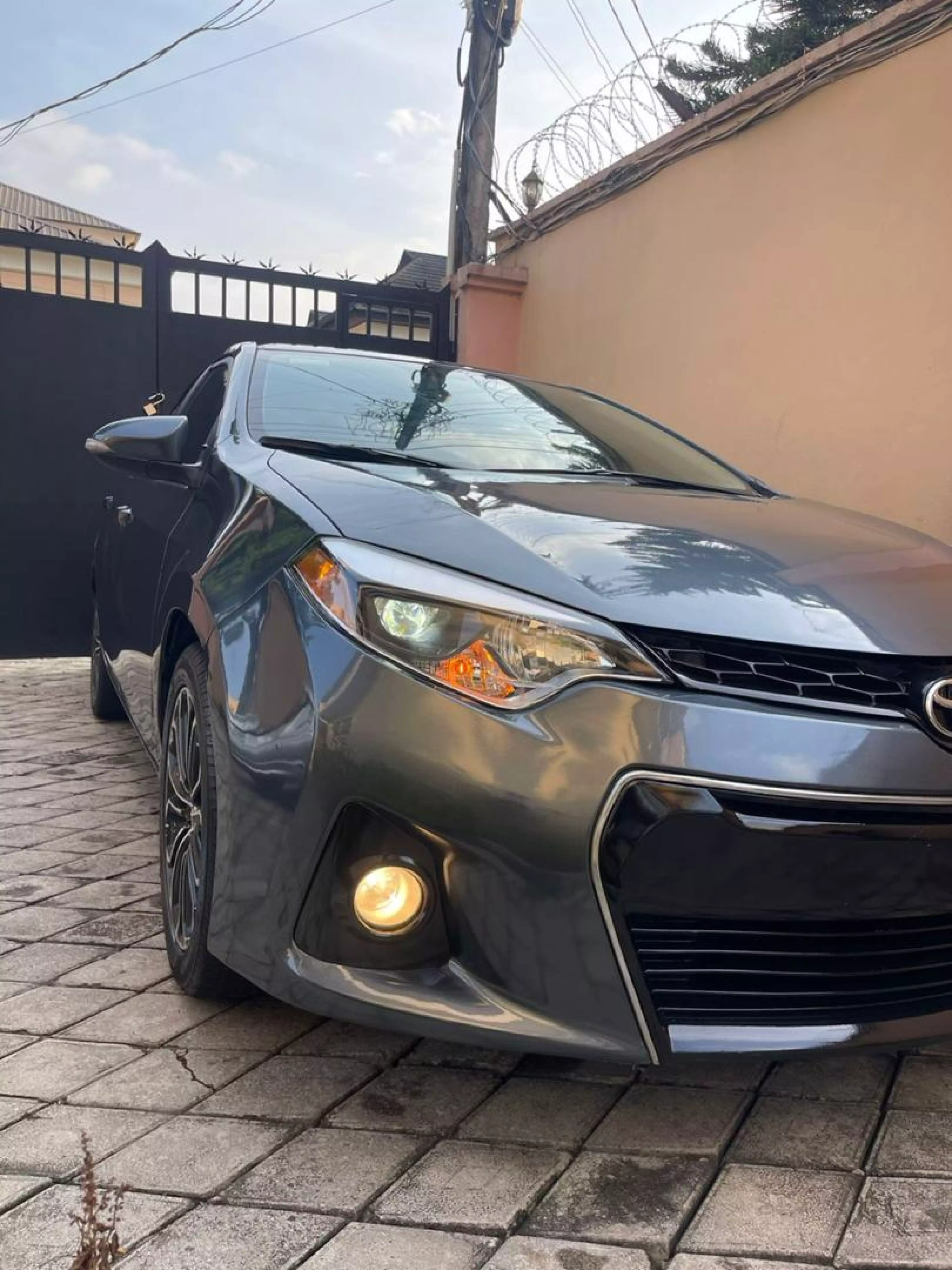 Toyota Corolla   - 2014
