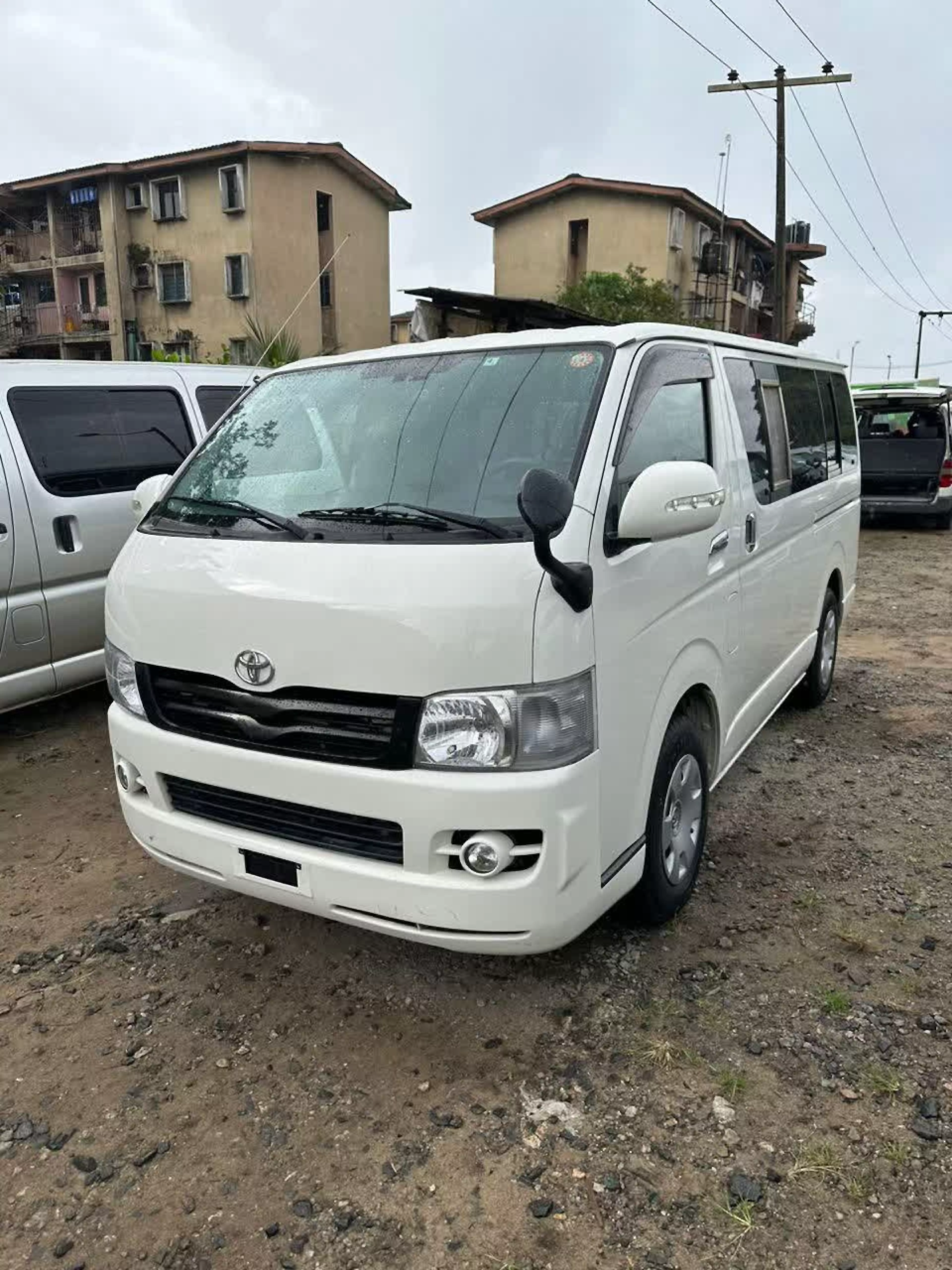Toyota Hiace - 2011