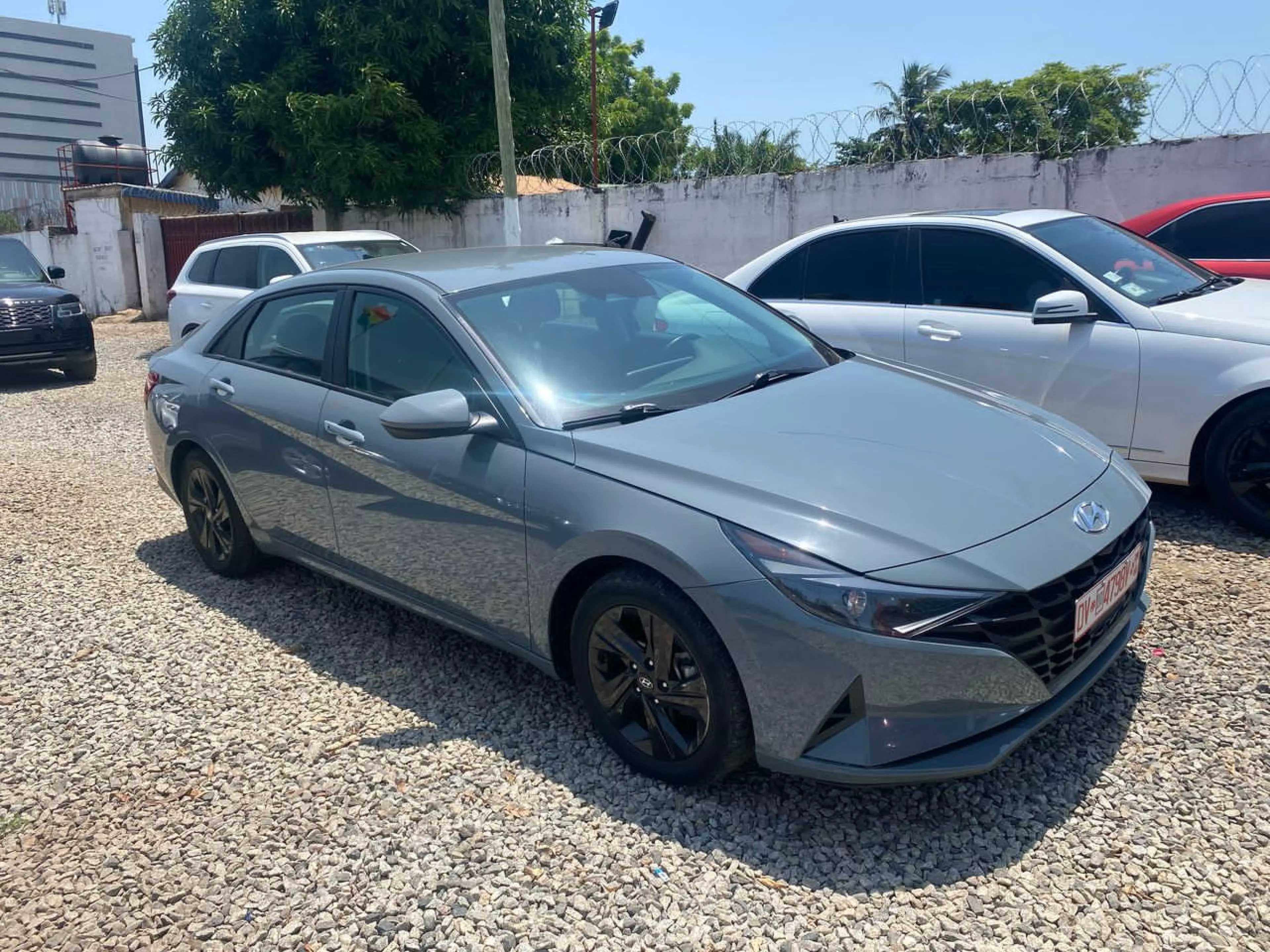 Hyundai Elantra   - 2021