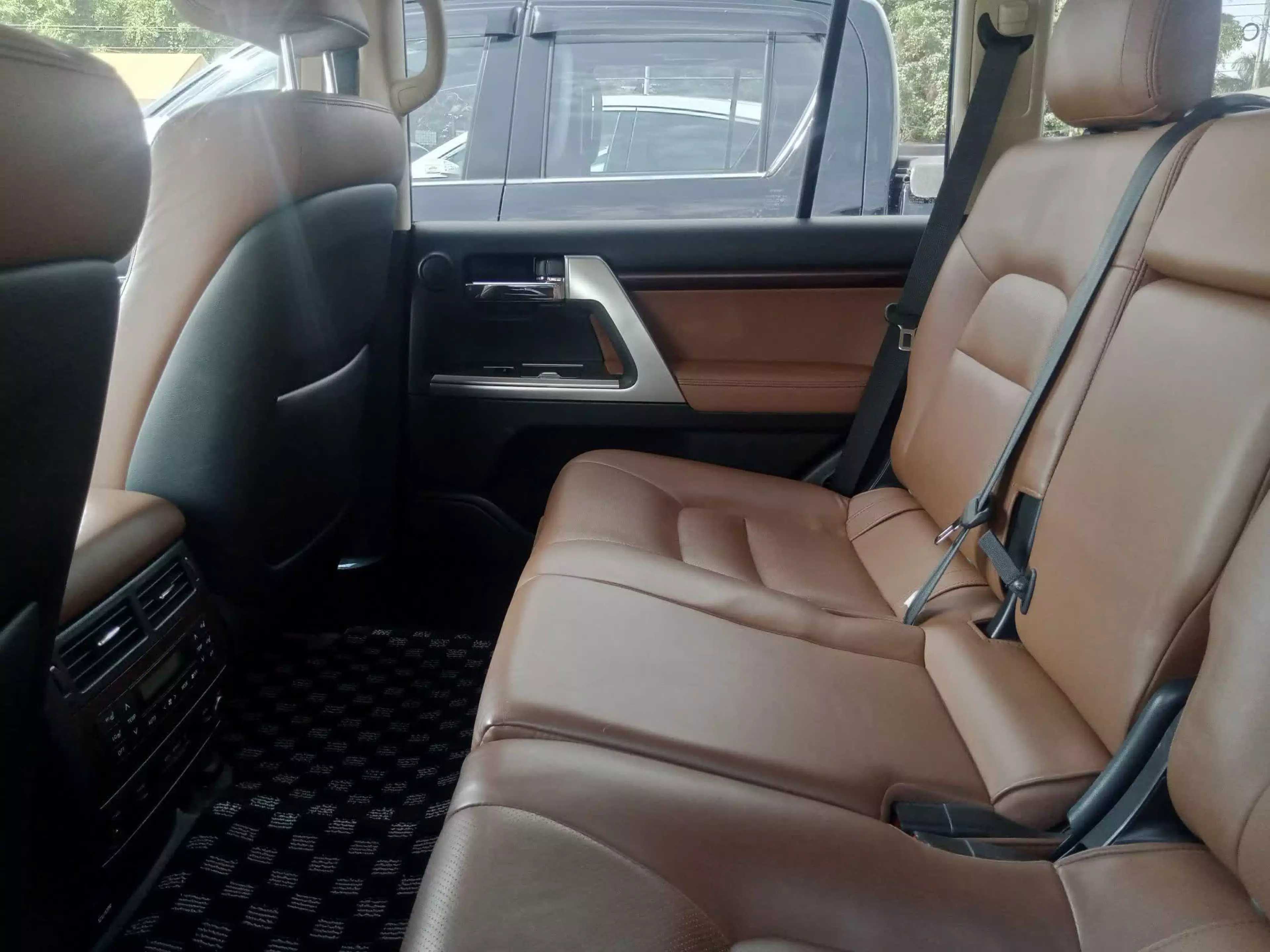 Toyota Landcruiser  V8   - 2015