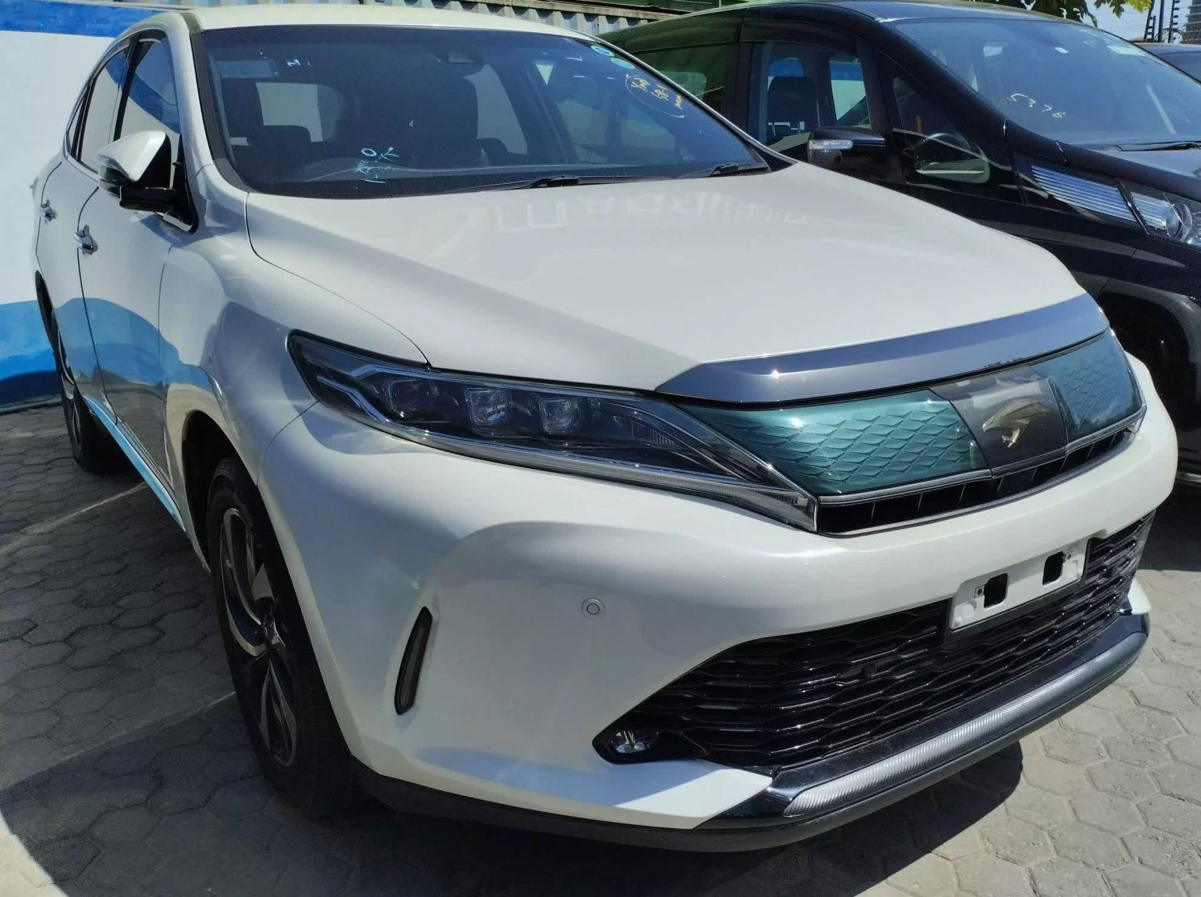 Toyota Harrier - 2016