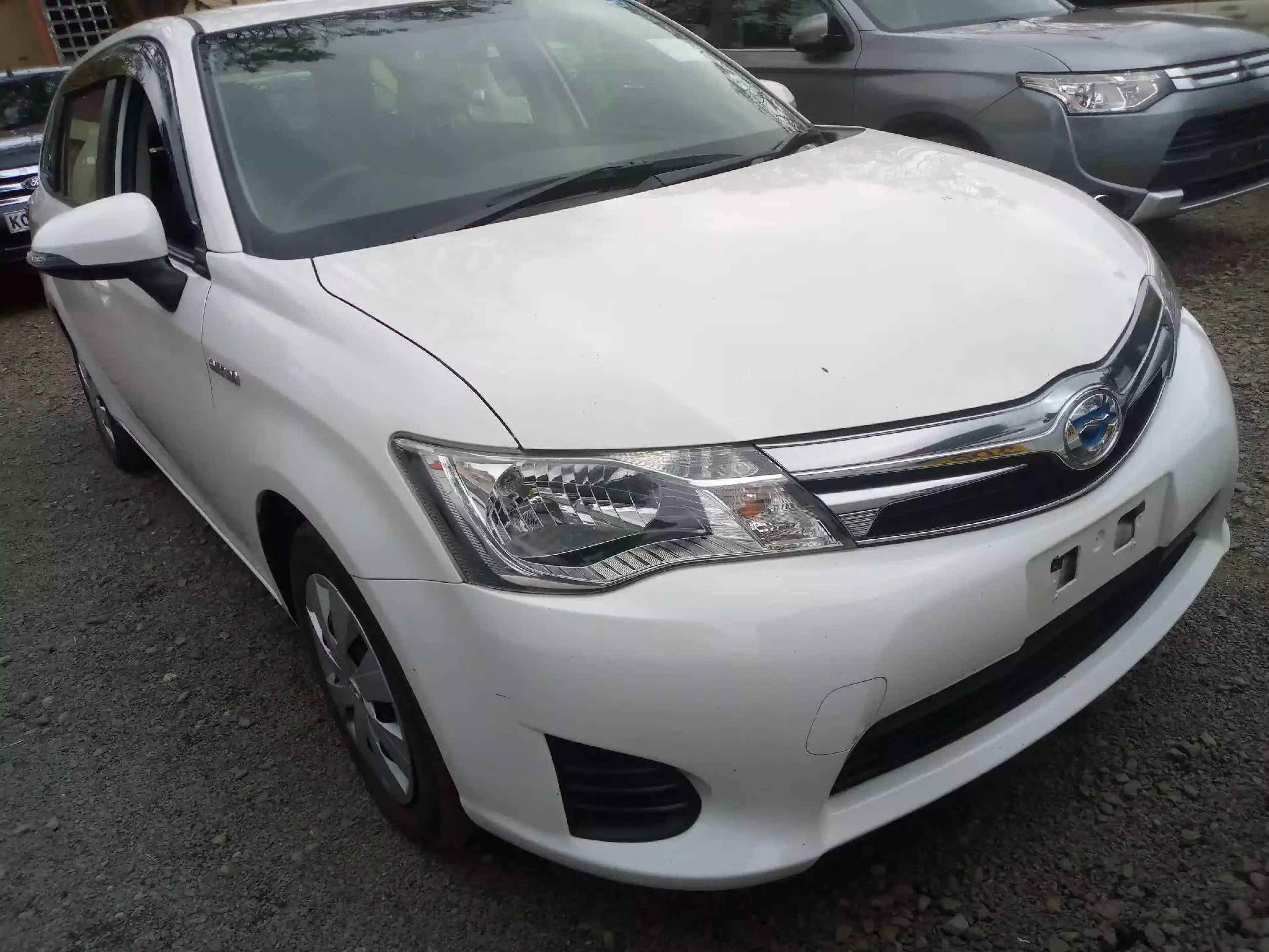 Toyota Fielder hybrid  - 2014