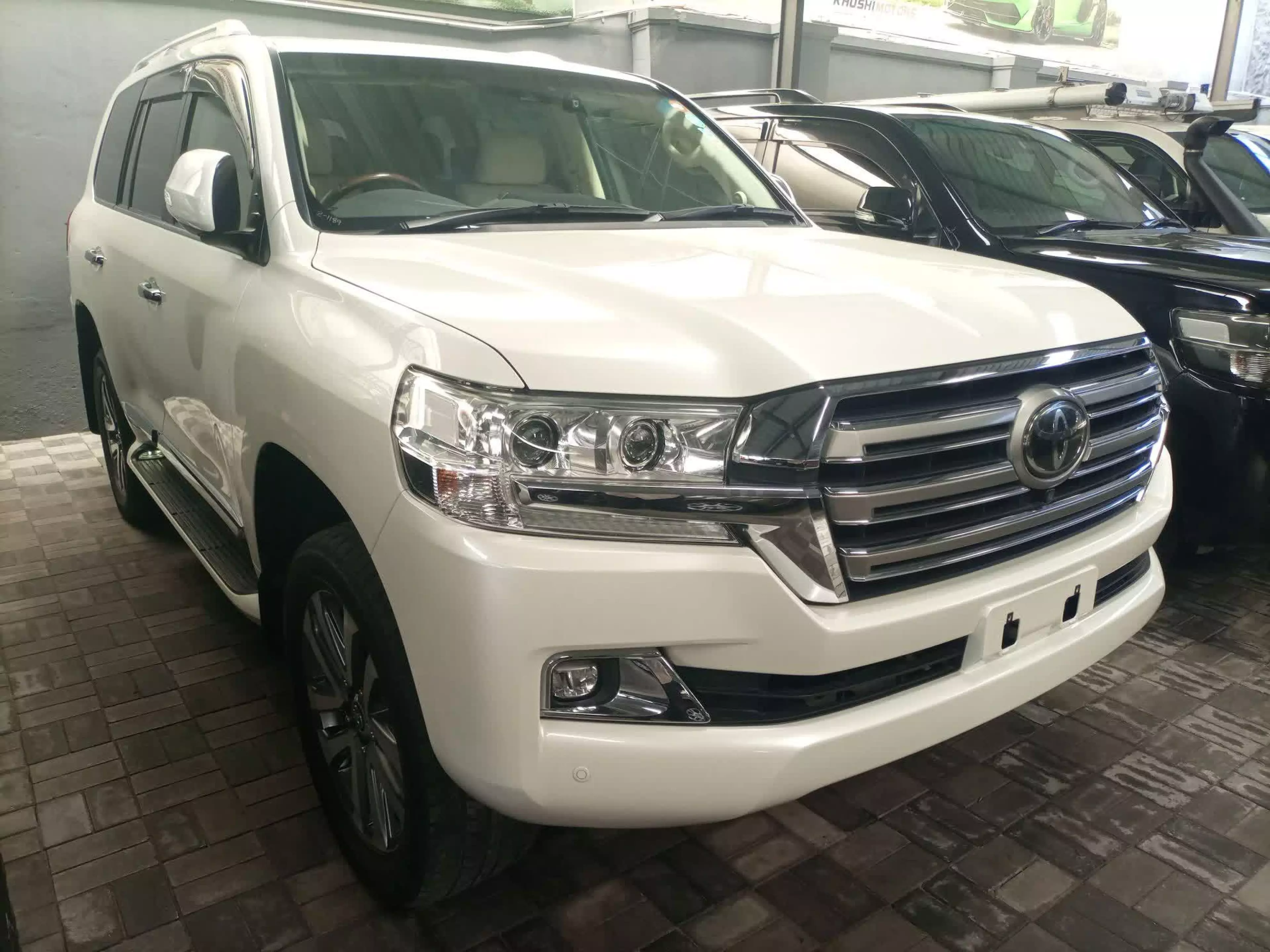 Toyota Landcruiser  V8 - 2016