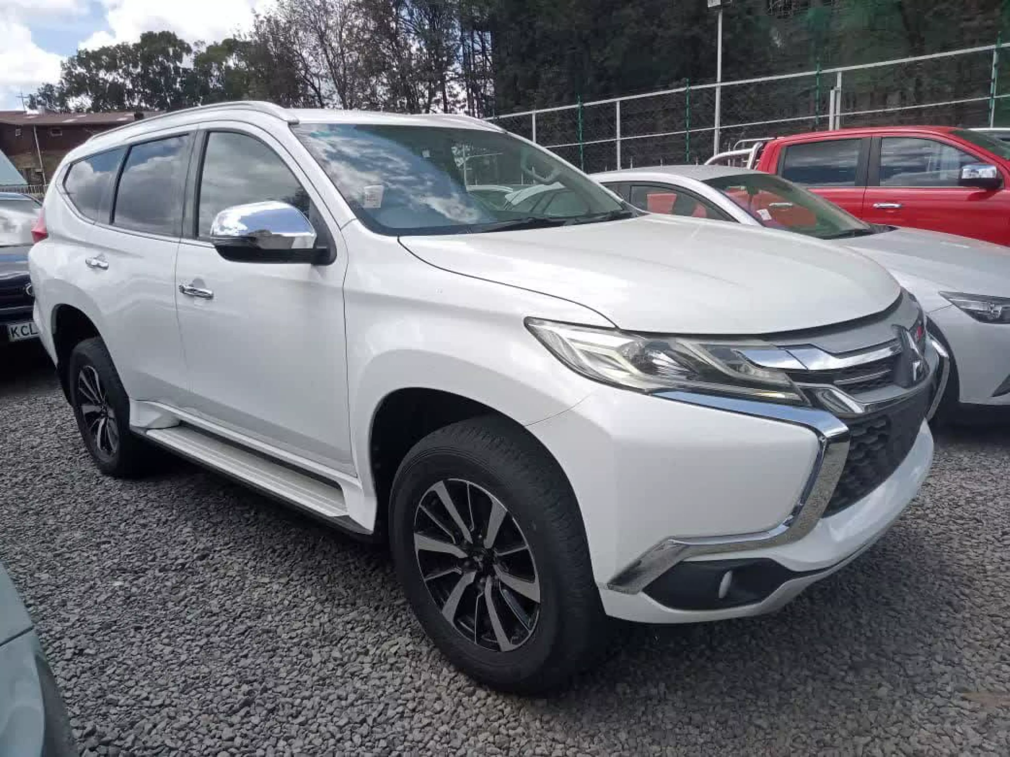 Mitsubishi Pajero Sport - 2016