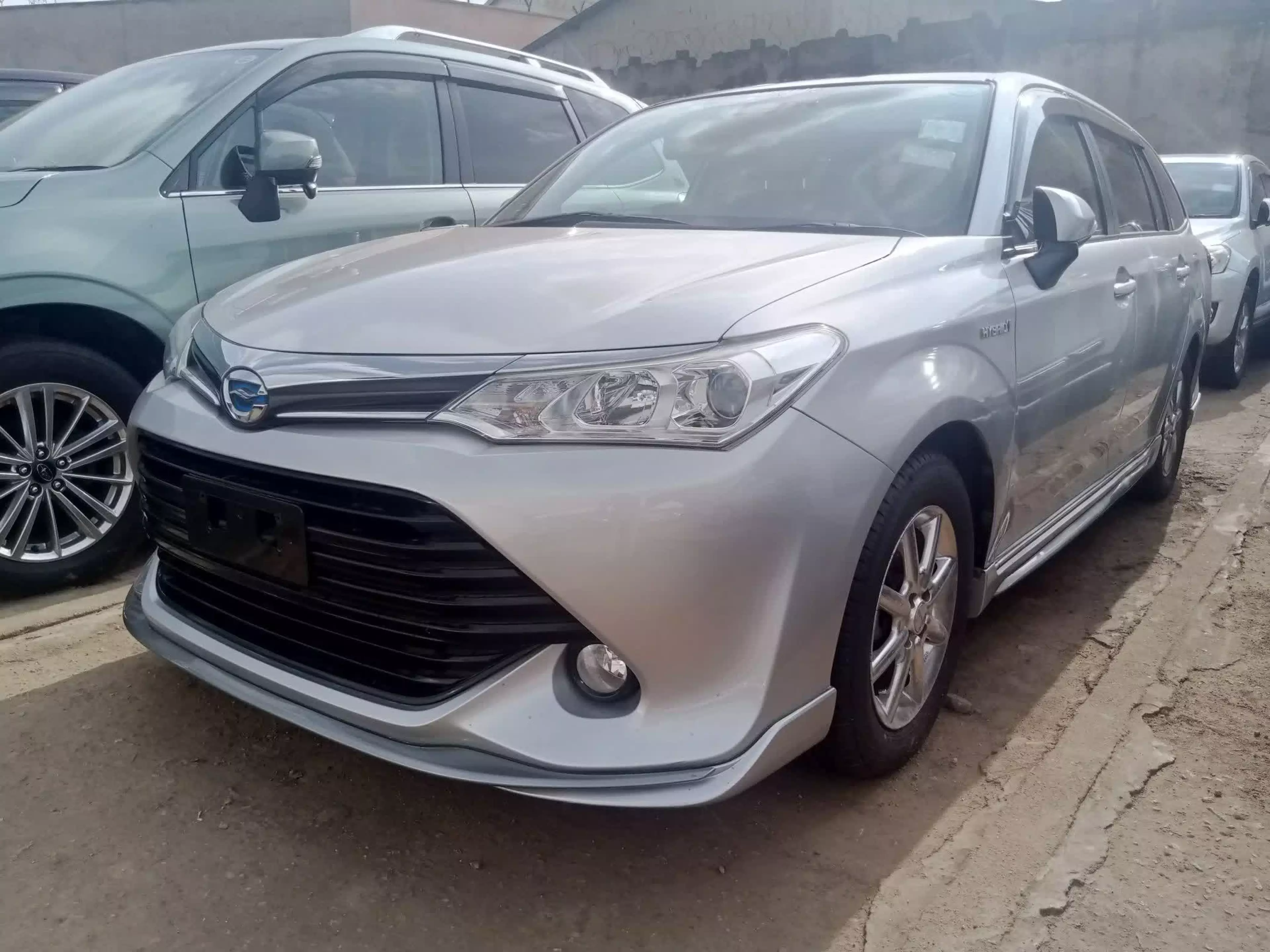 Toyota Fielder hybrid  - 2014