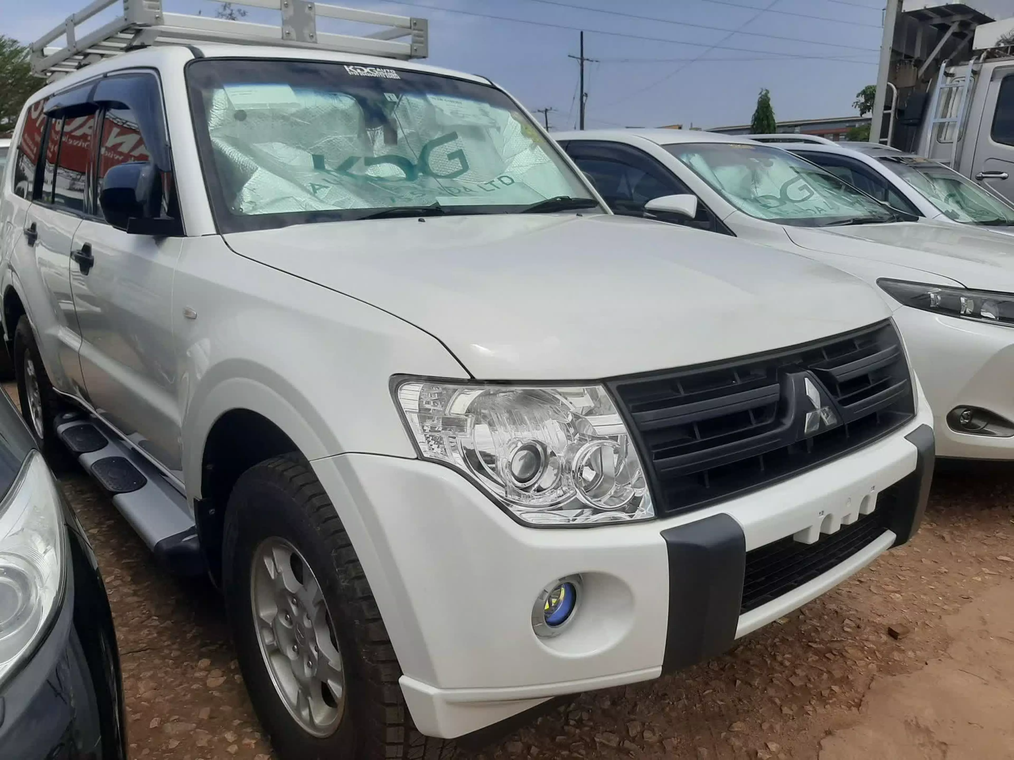 Mitsubishi Pajero - 2010