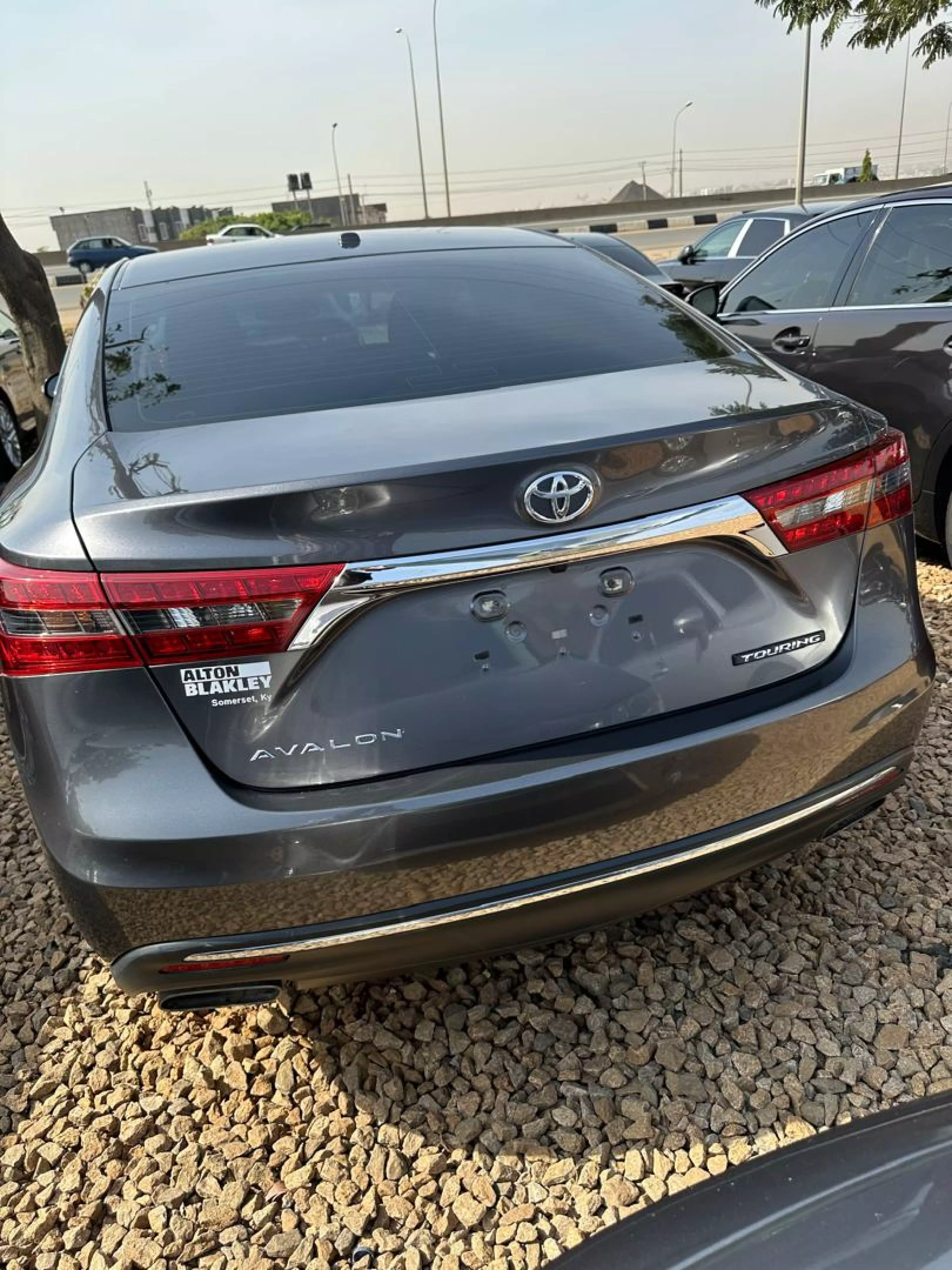Toyota Avalon   - 2016