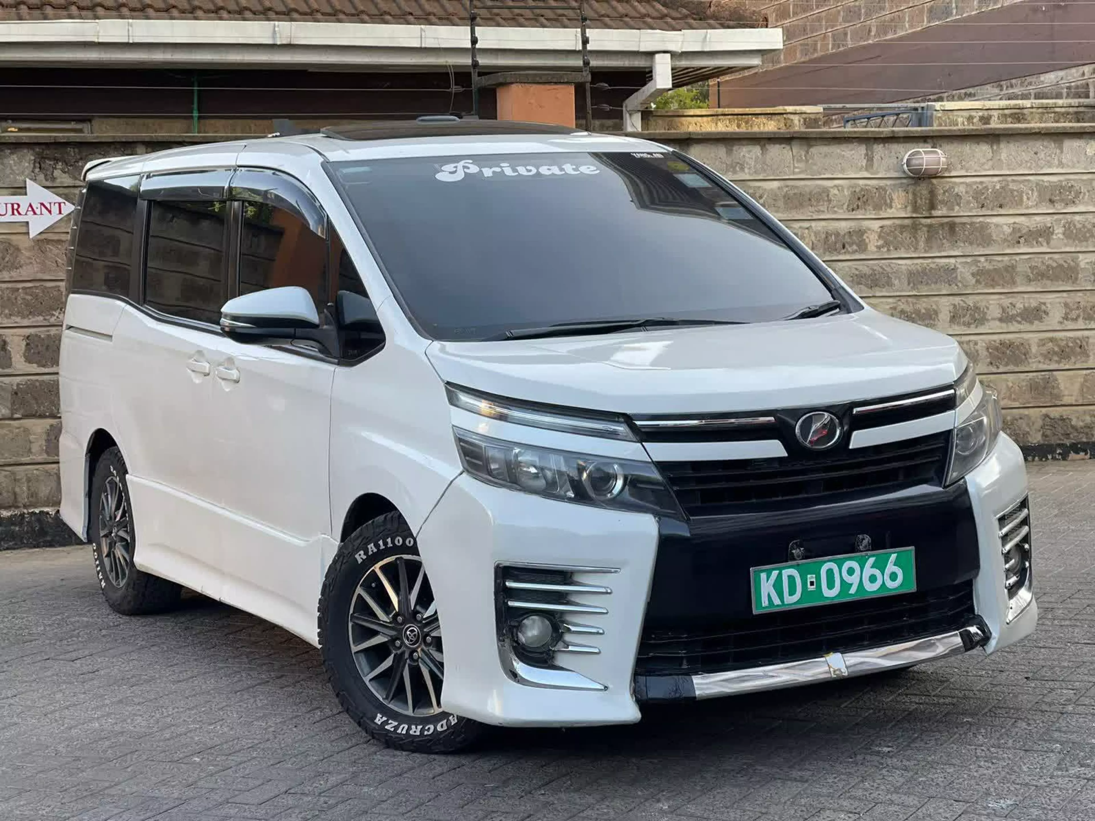 Toyota Voxy  - 2015