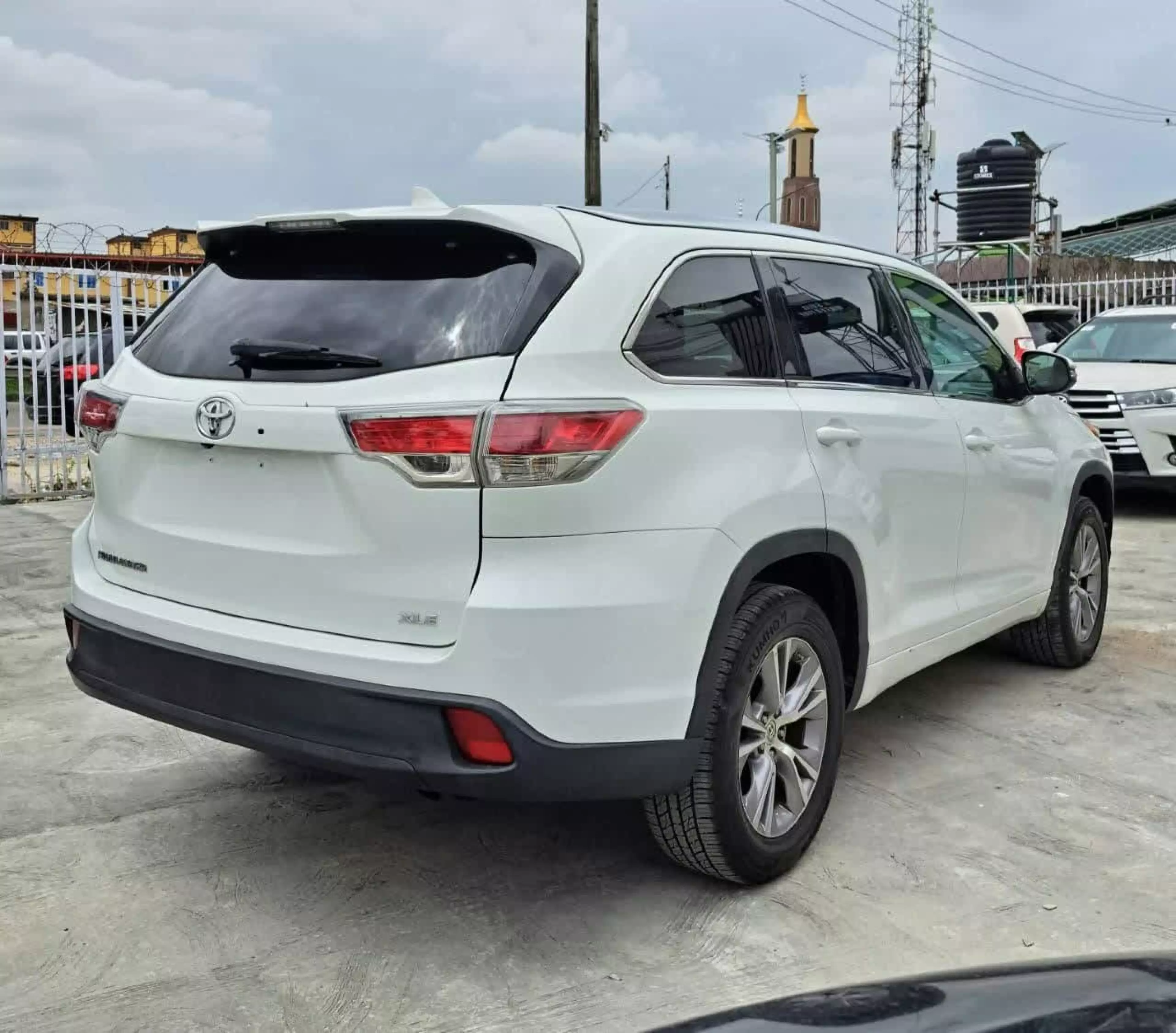 Toyota Highlander   - 2015