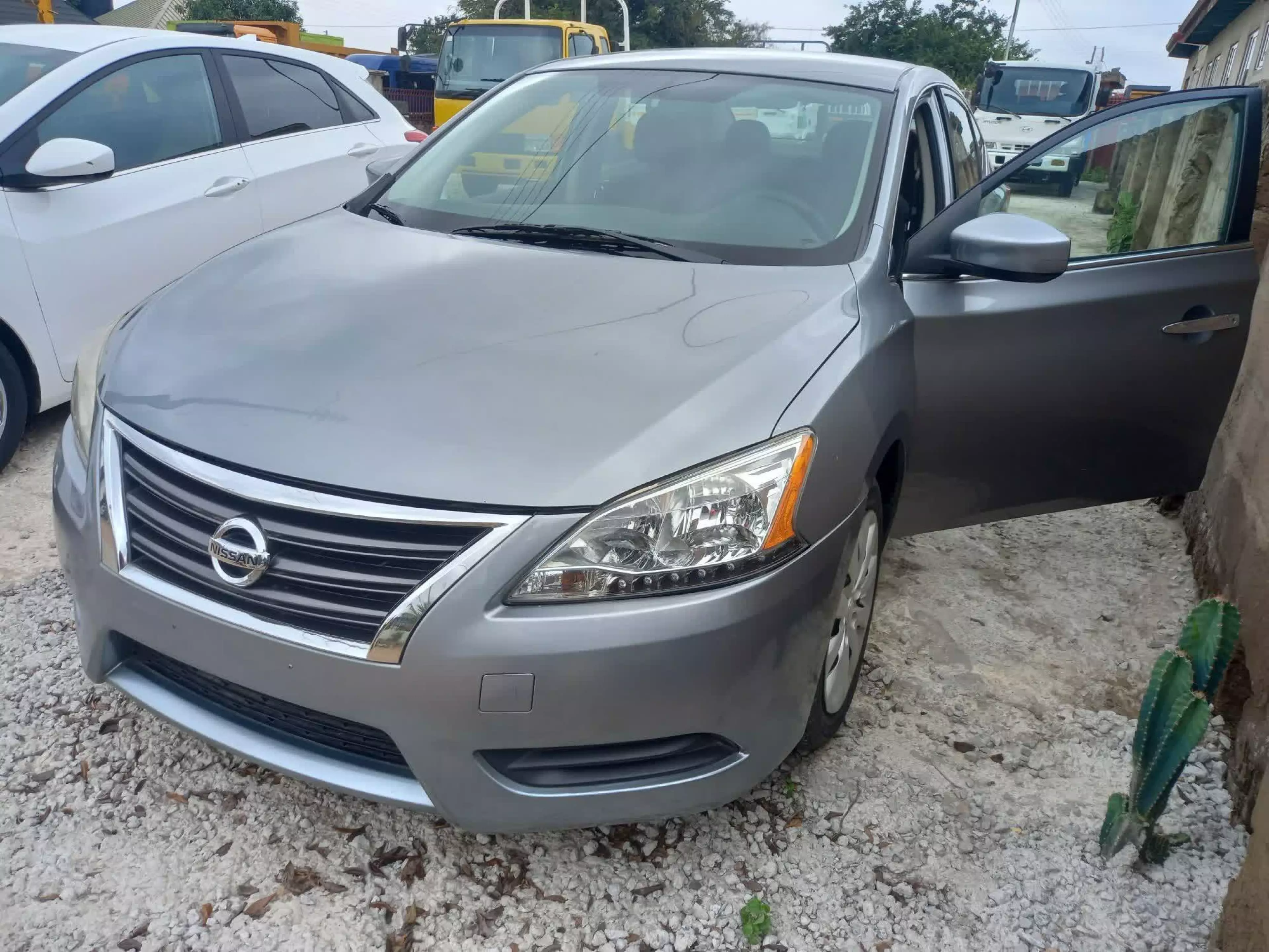 Nissan Sentra - 2015