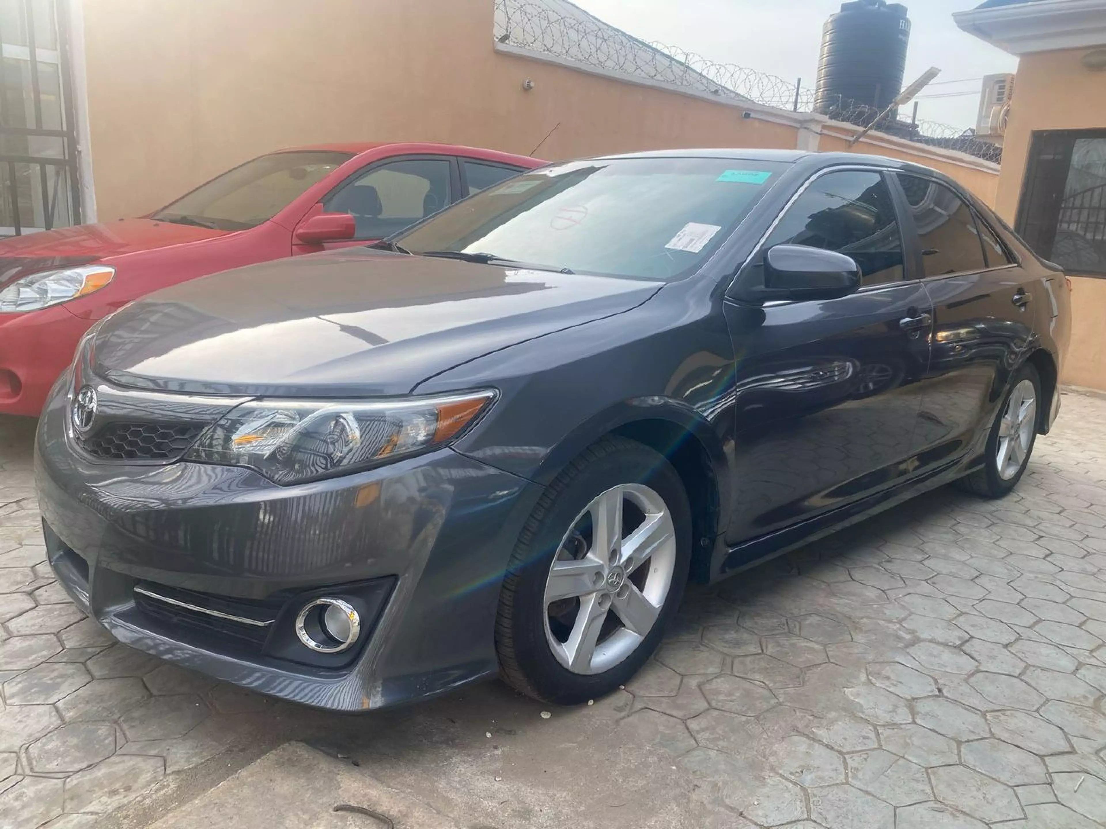 Toyota Camry   - 2014