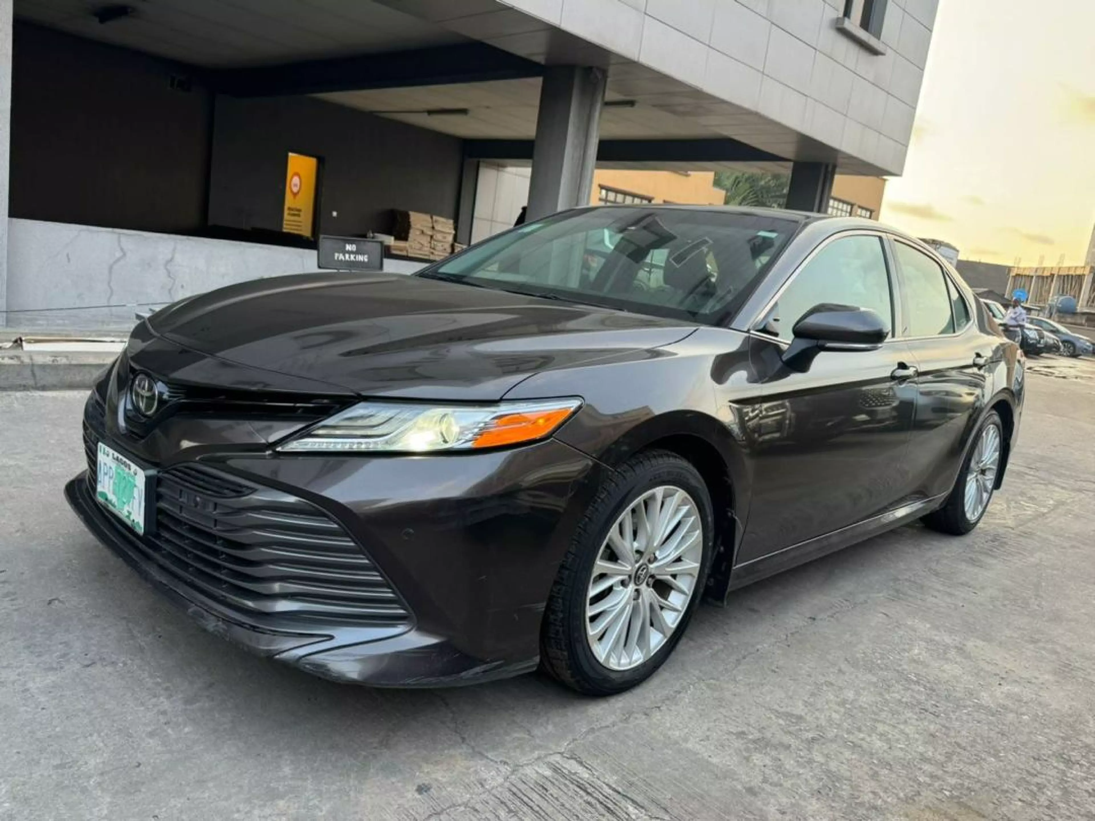 Toyota Camry - 2018