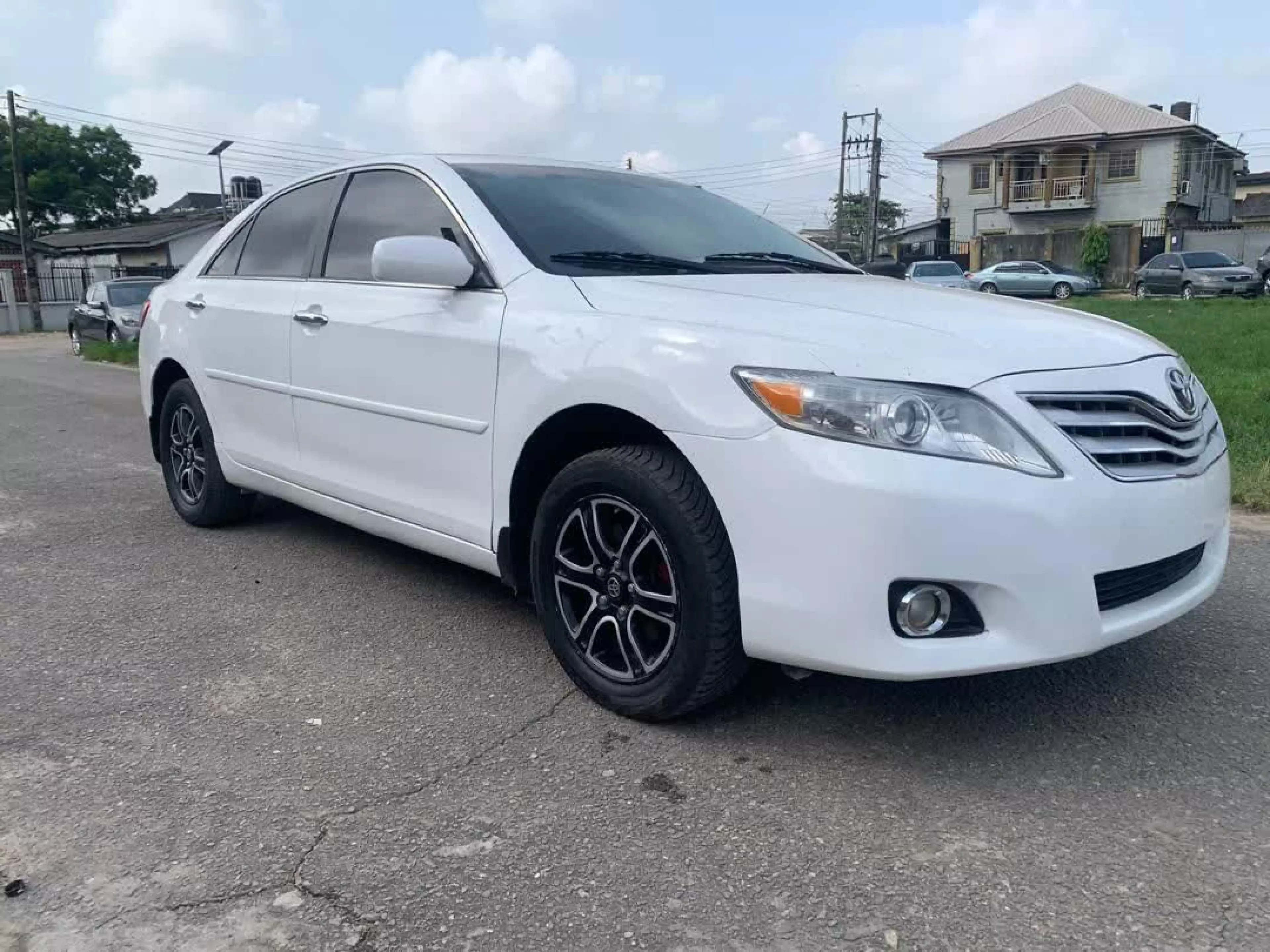 Toyota Camry   - 2010