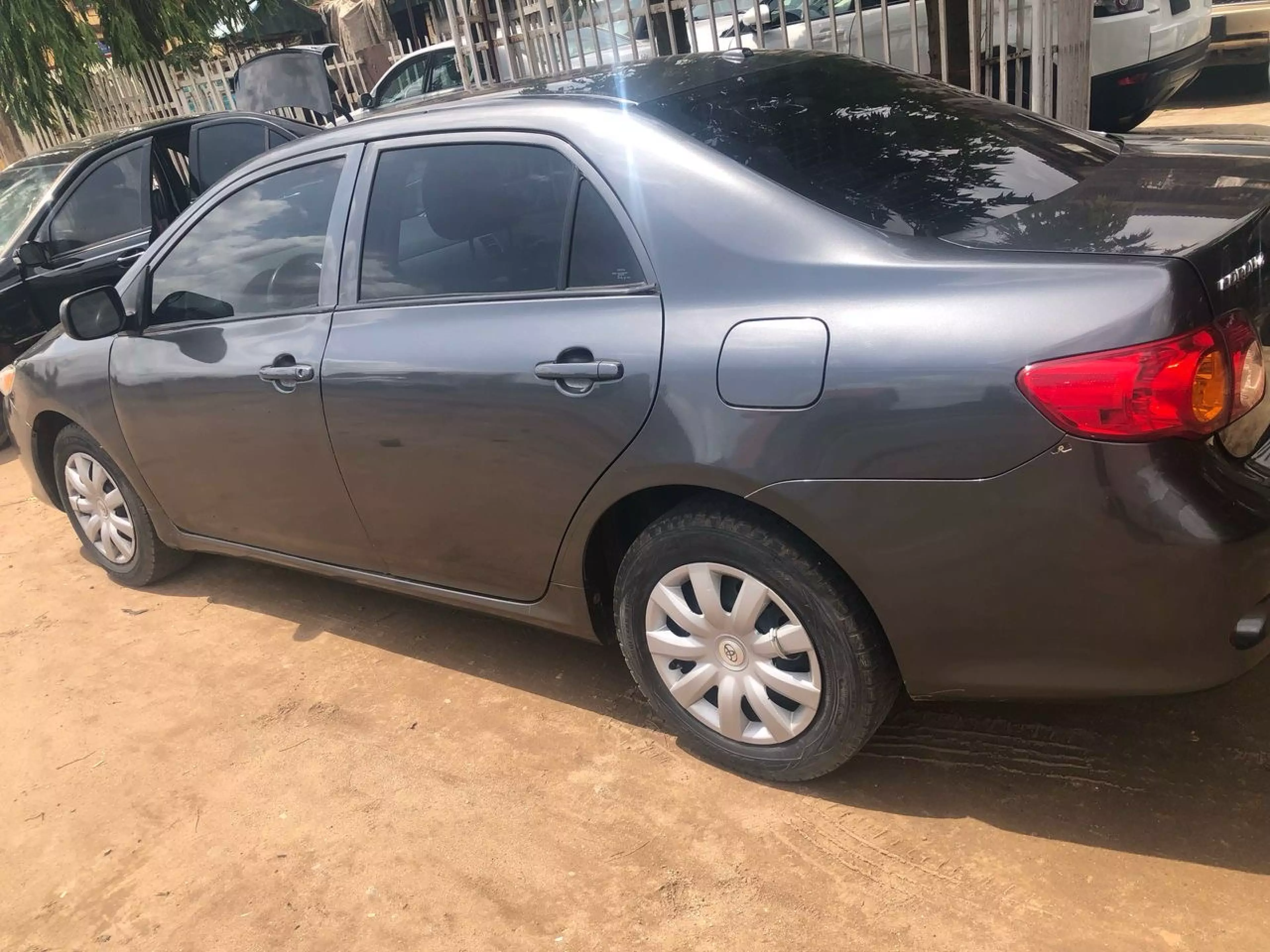 Toyota corolla   - 2010