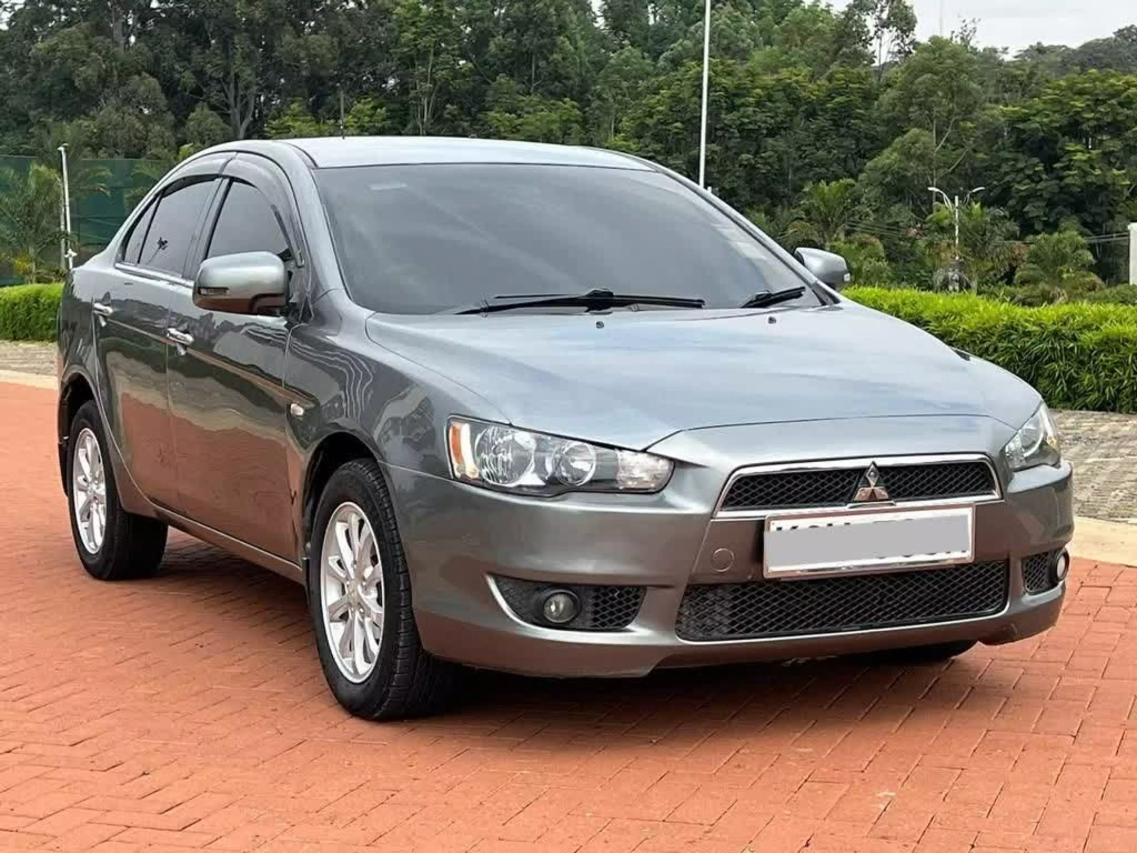 Mitsubishi Galant - 2012