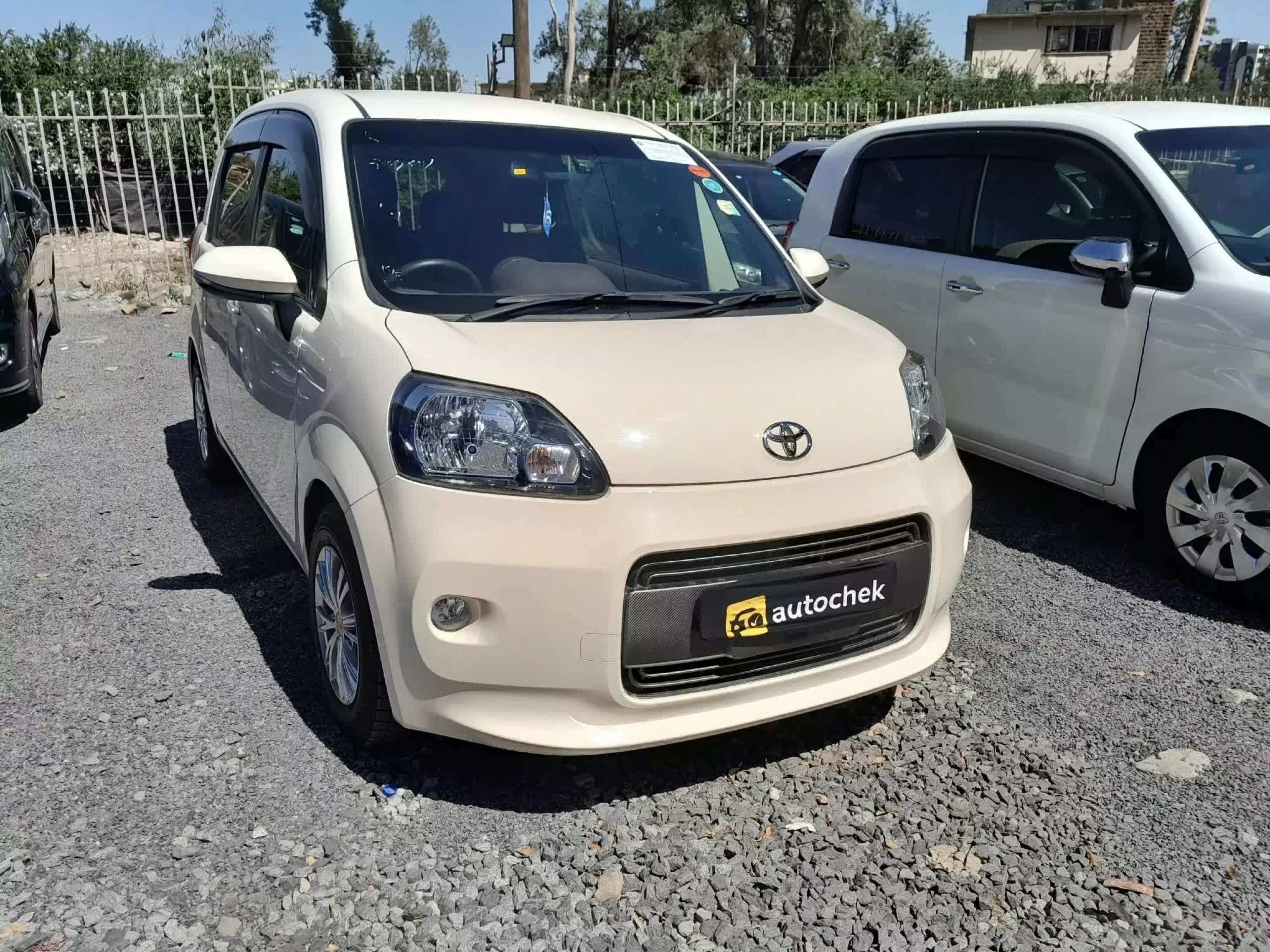 Toyota Porte - 2015