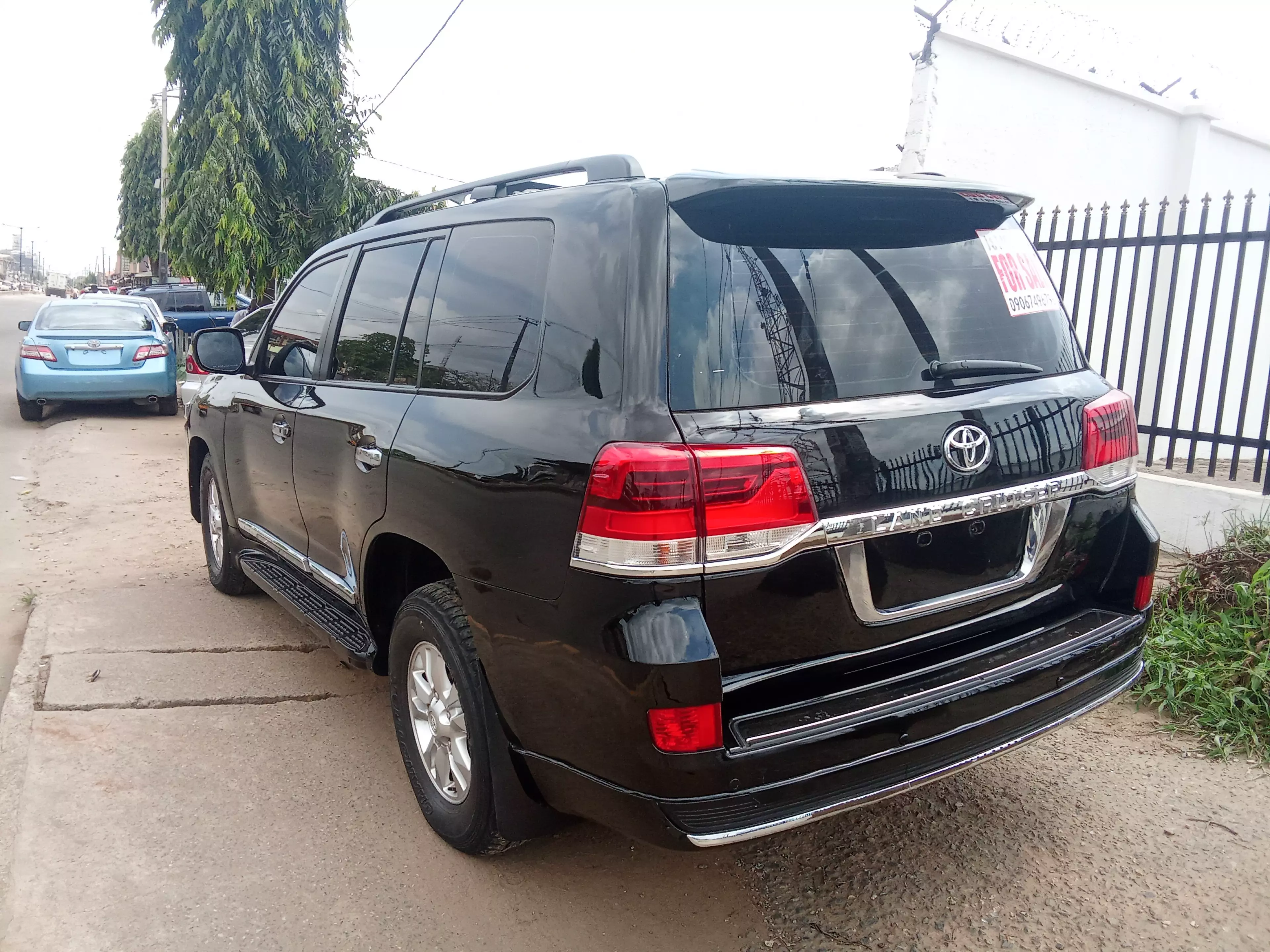 Toyota Land Cruiser   - 2010
